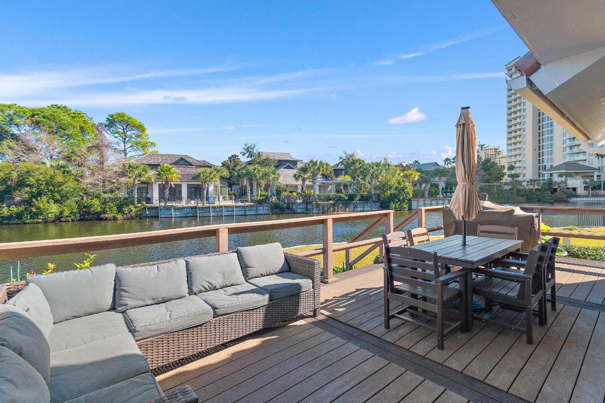 Holiday home Beachwalk 5202