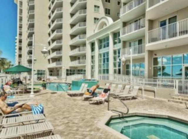 Apartment Available For Season! Let's Flamingle *