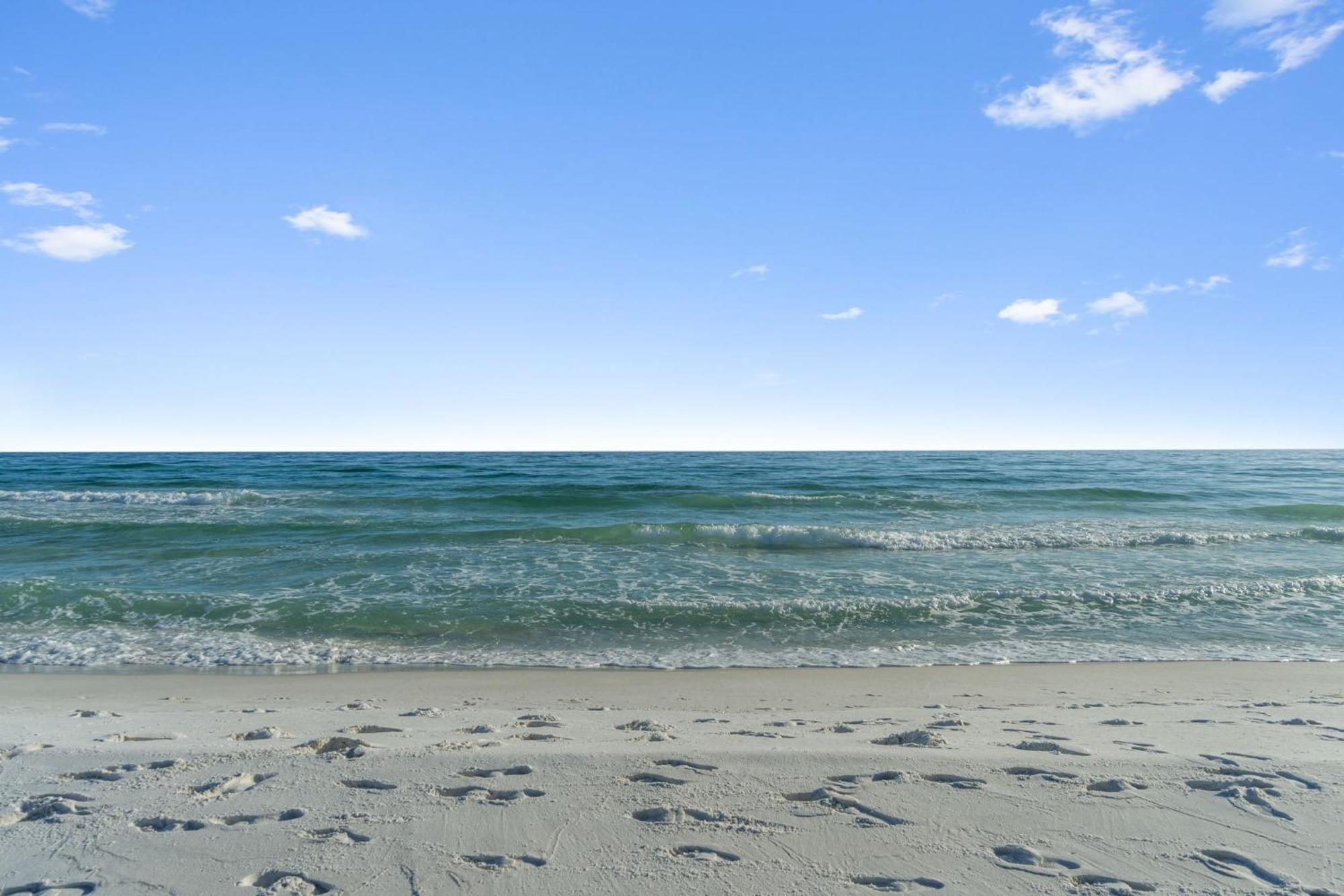 Sandpiper Cove 8140 - 500 Feet To The Beach! Pool In The Back Yard! *
