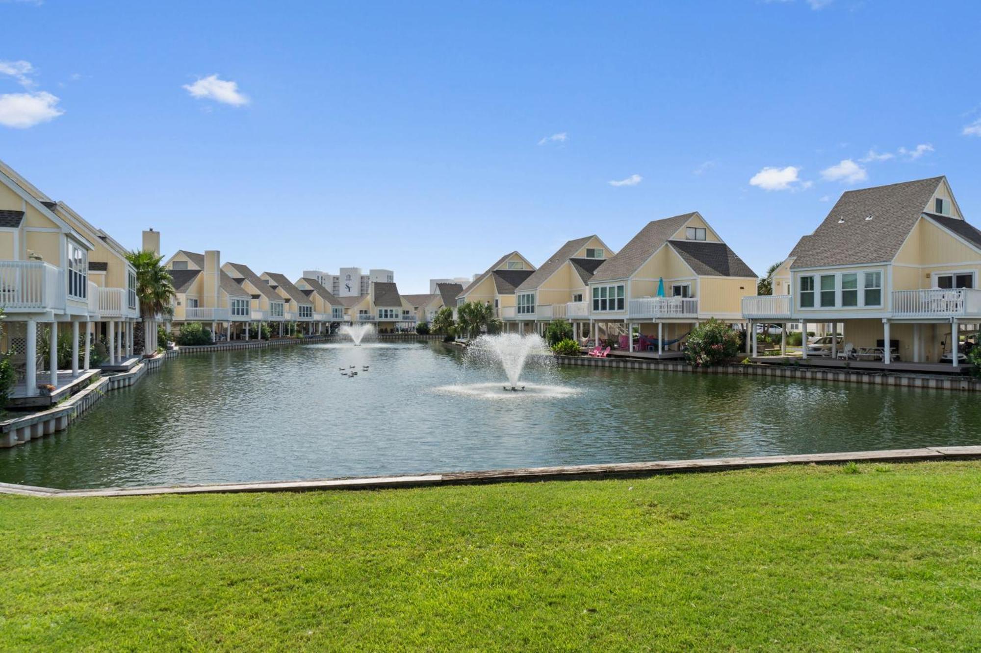 Sandpiper Cove 8140 - 500 Feet To The Beach! Pool In The Back Yard! Destin