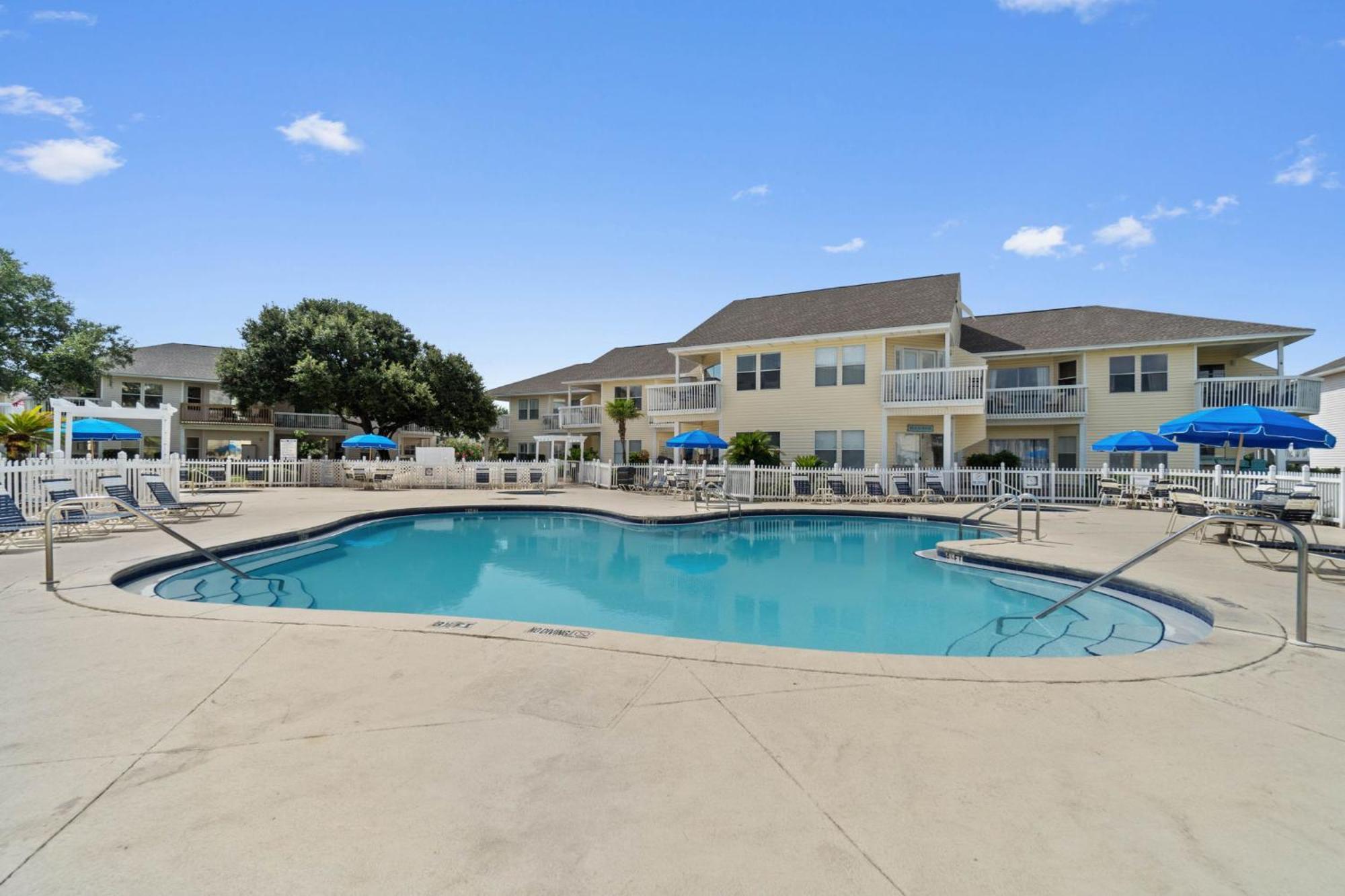 Sandpiper Cove 8140 - 500 Feet To The Beach! Pool In The Back Yard! * Destin