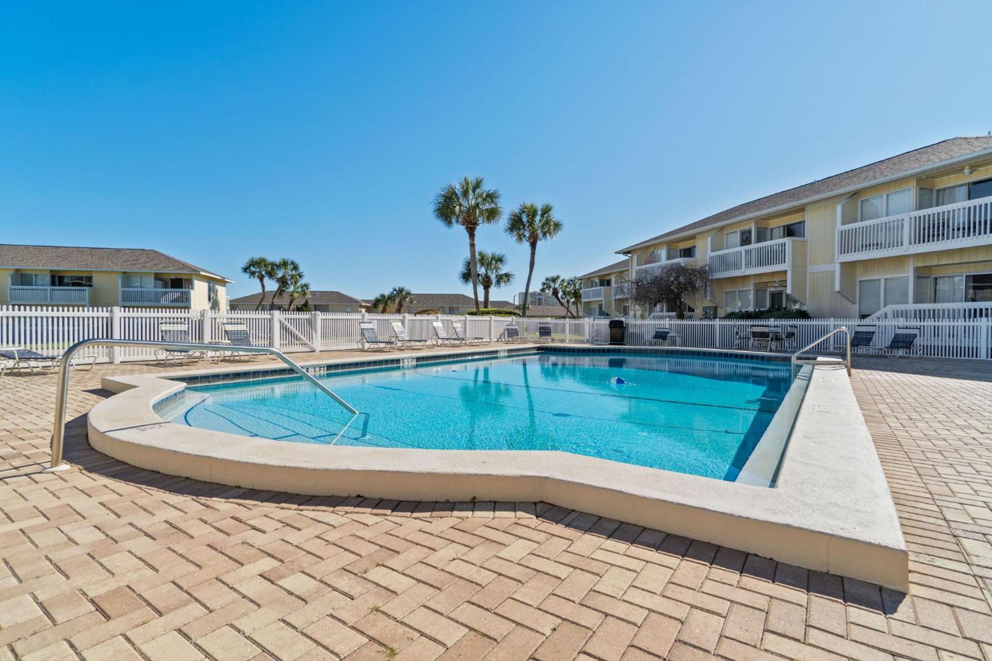 Sandpiper Cove 8140 - 500 Feet To The Beach! Pool In The Back Yard! *
