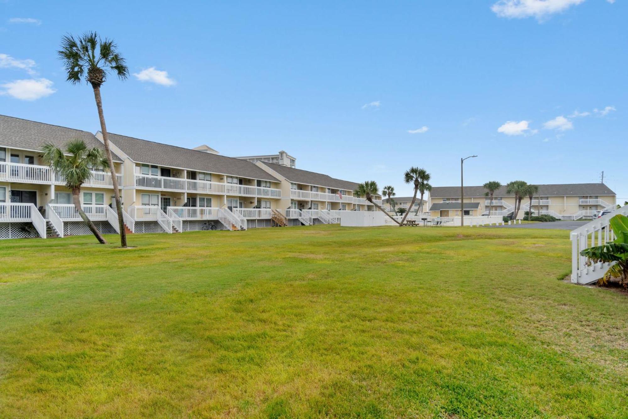 Holiday home Sandpiper Cove 8140 - 500 Feet To The Beach! Pool In The Back Yard! Destin