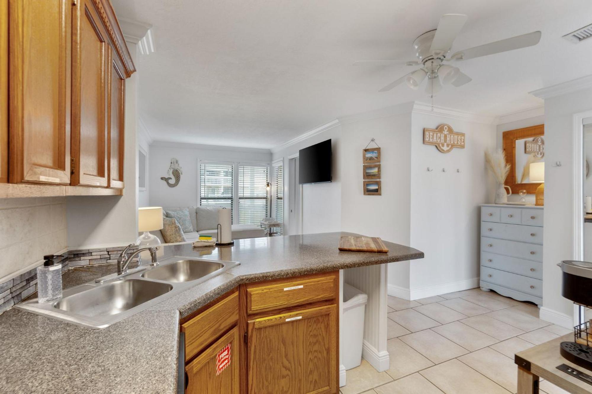 Sandpiper Cove 8140 - 500 Feet To The Beach! Pool In The Back Yard! Holiday home