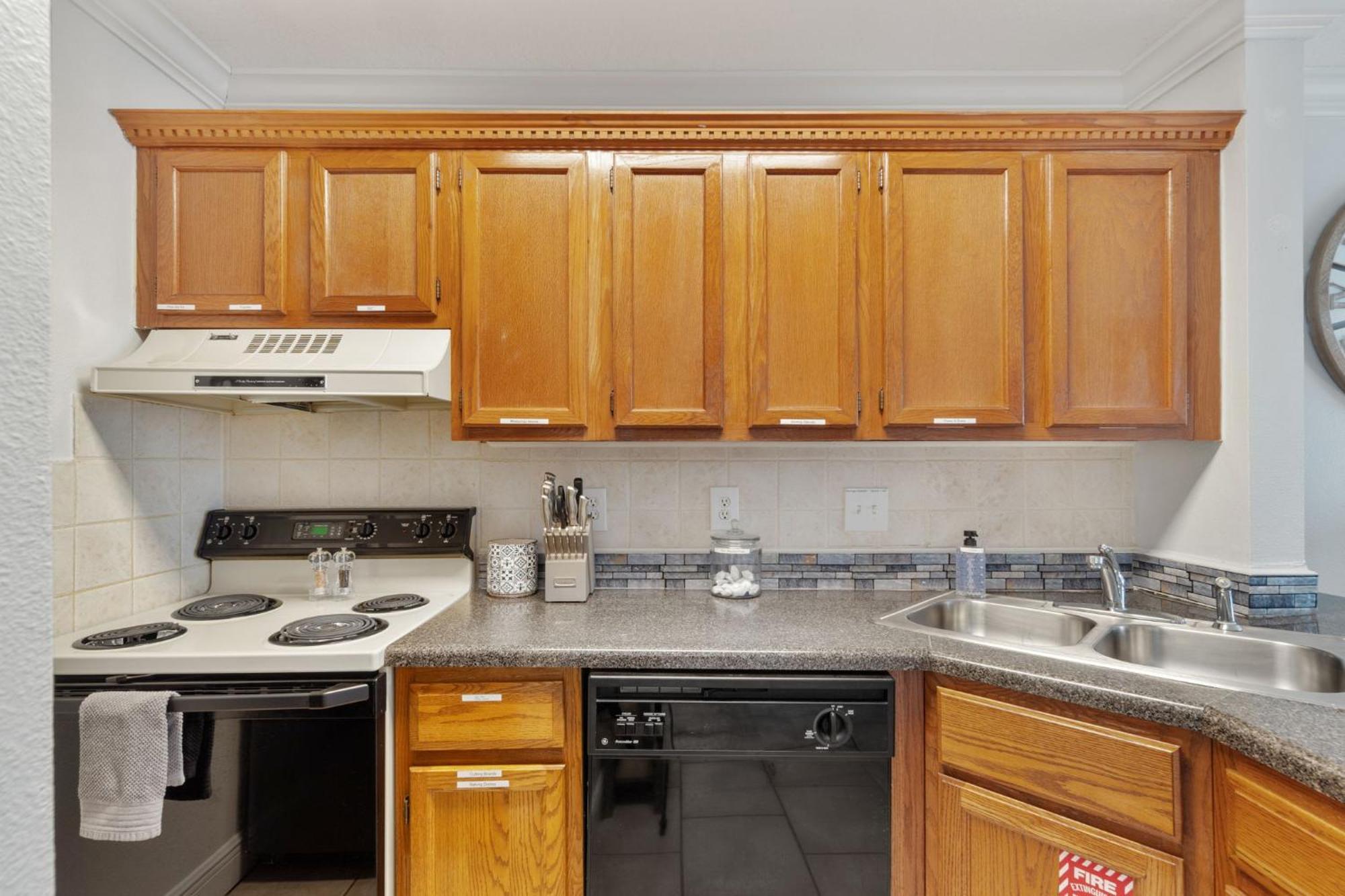 Holiday home Sandpiper Cove 8140 - 500 Feet To The Beach! Pool In The Back Yard!