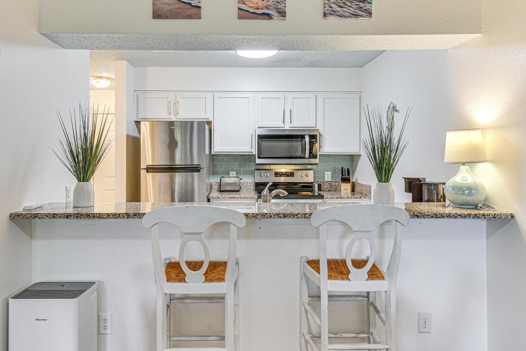 Community Outdoor Pool Miramar Condo! Apartment *