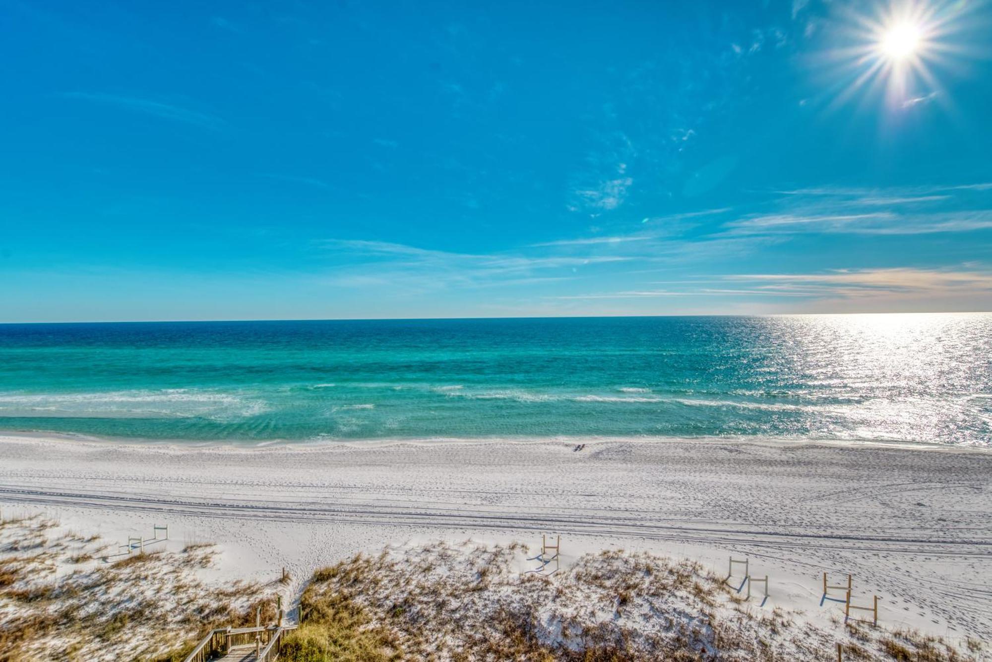 Apartment House B604 - Beachfront With Pool, Wifi, & Service
