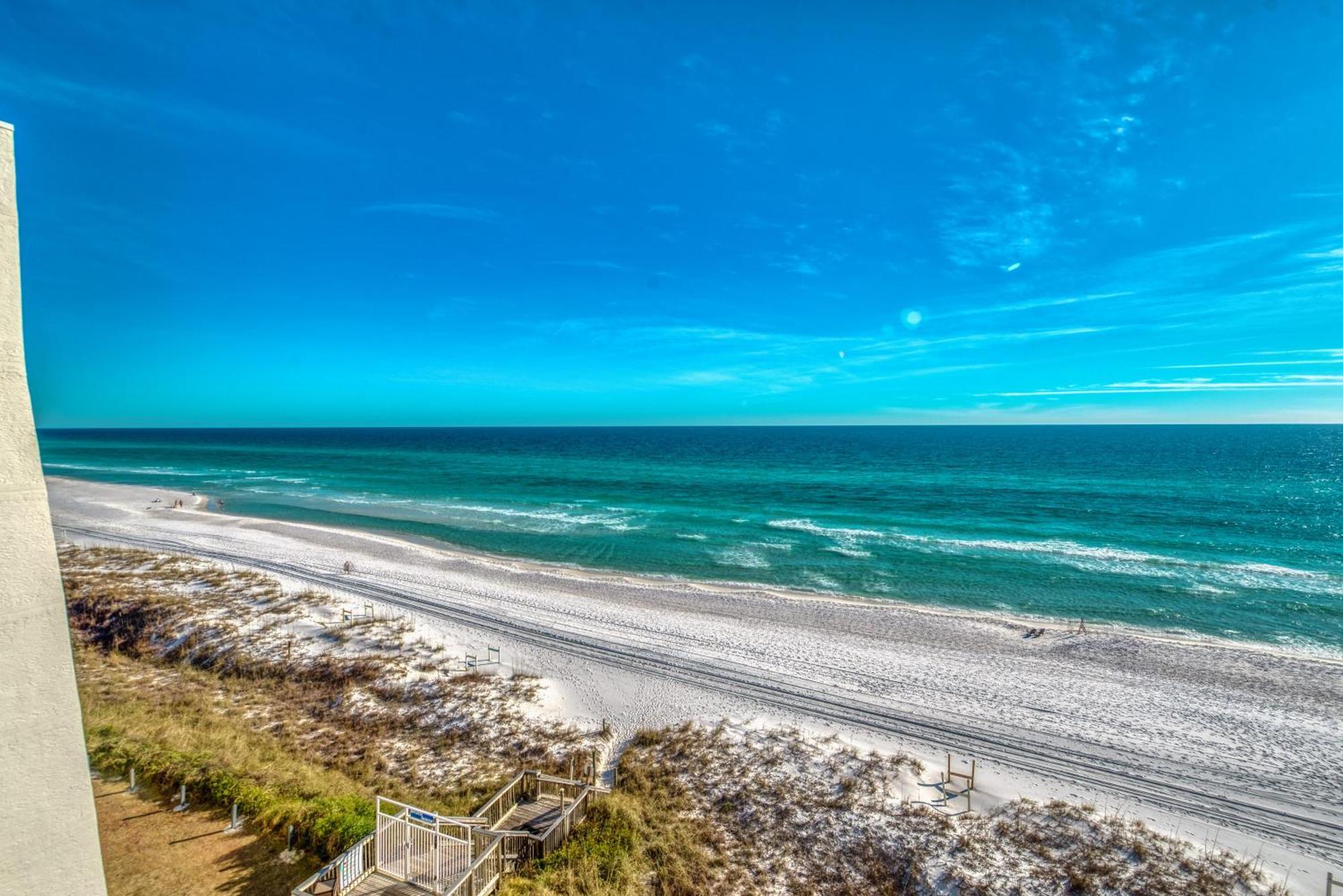 House B604 - Beachfront With Pool, Wifi, & Service Apartment *