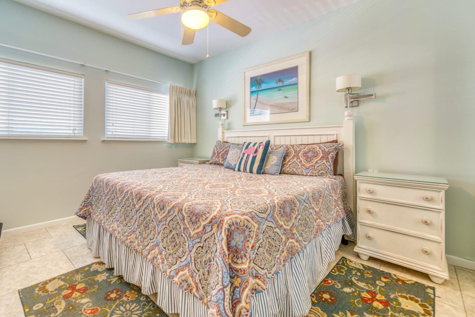 House B604 - Beachfront With Pool, Wifi, & Service Apartment Destin