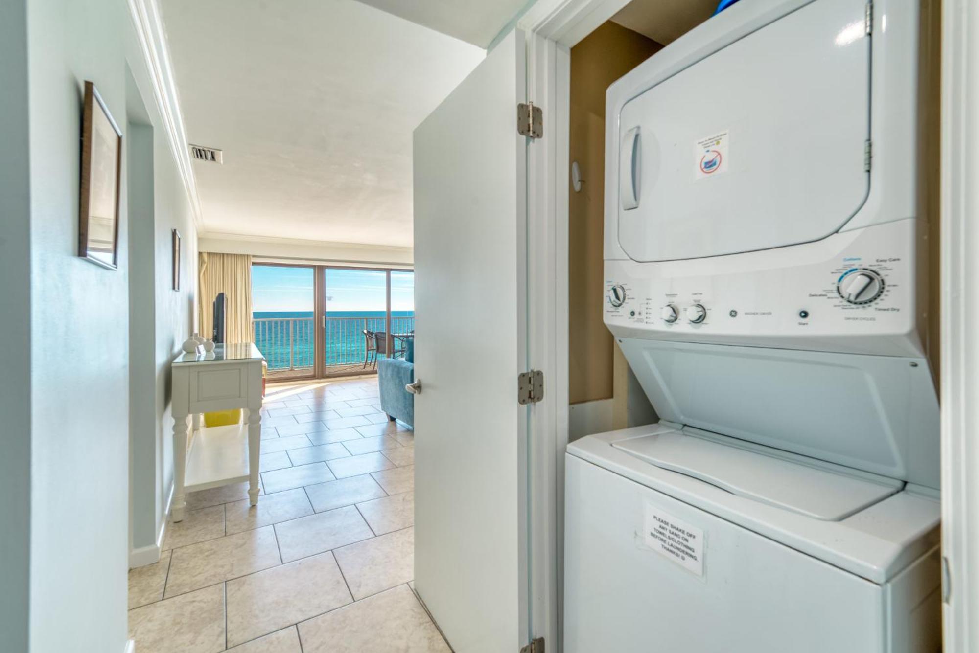 House B604 - Beachfront With Pool, Wifi, & Service Apartment