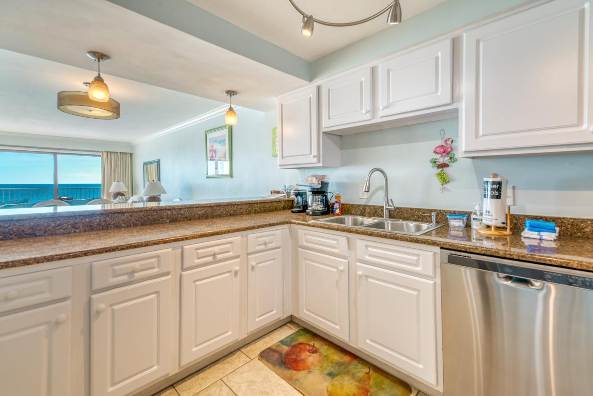 Apartment House B604 - Beachfront With Pool, Wifi, & Service *