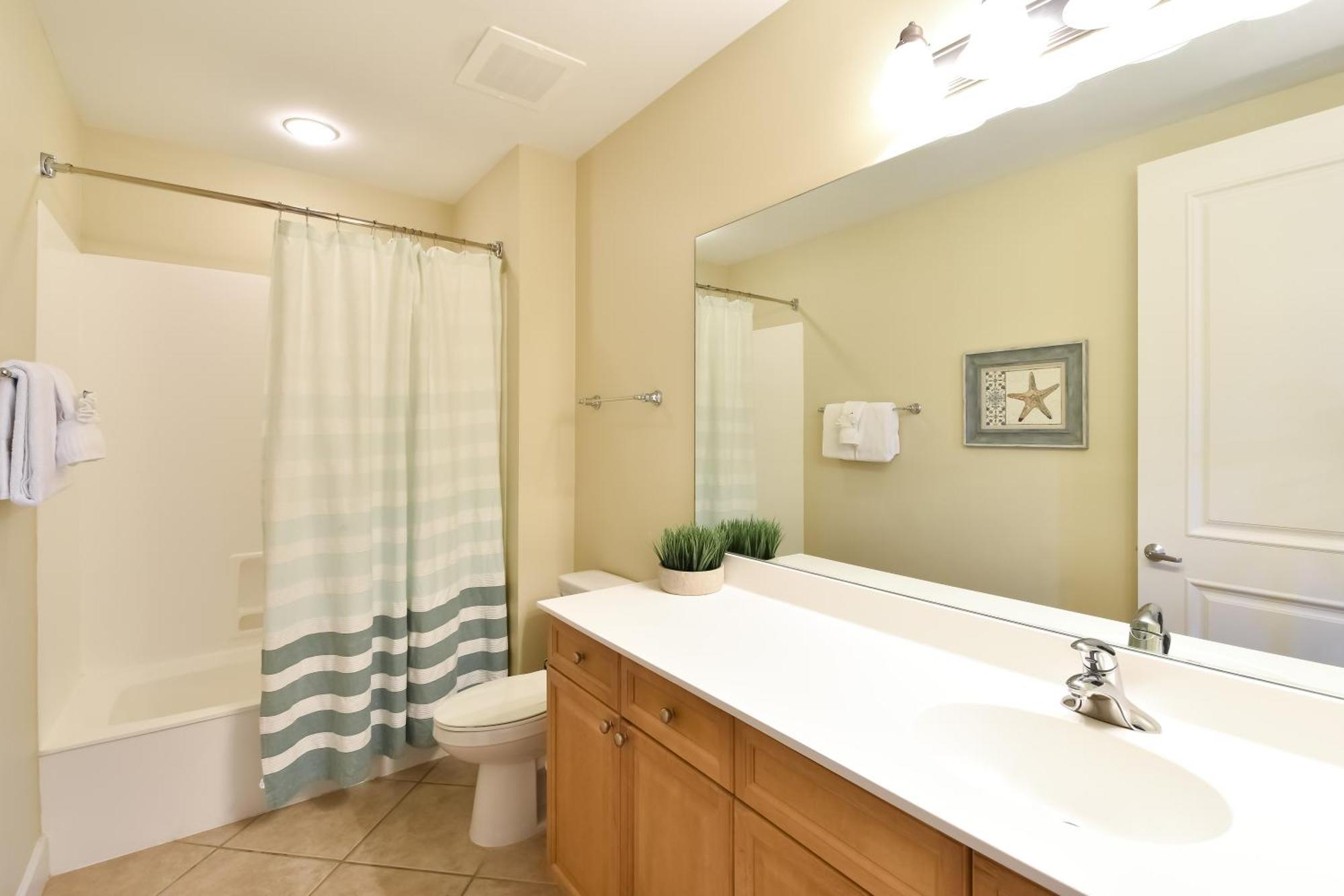 Apartment Harbor Landing 104a *