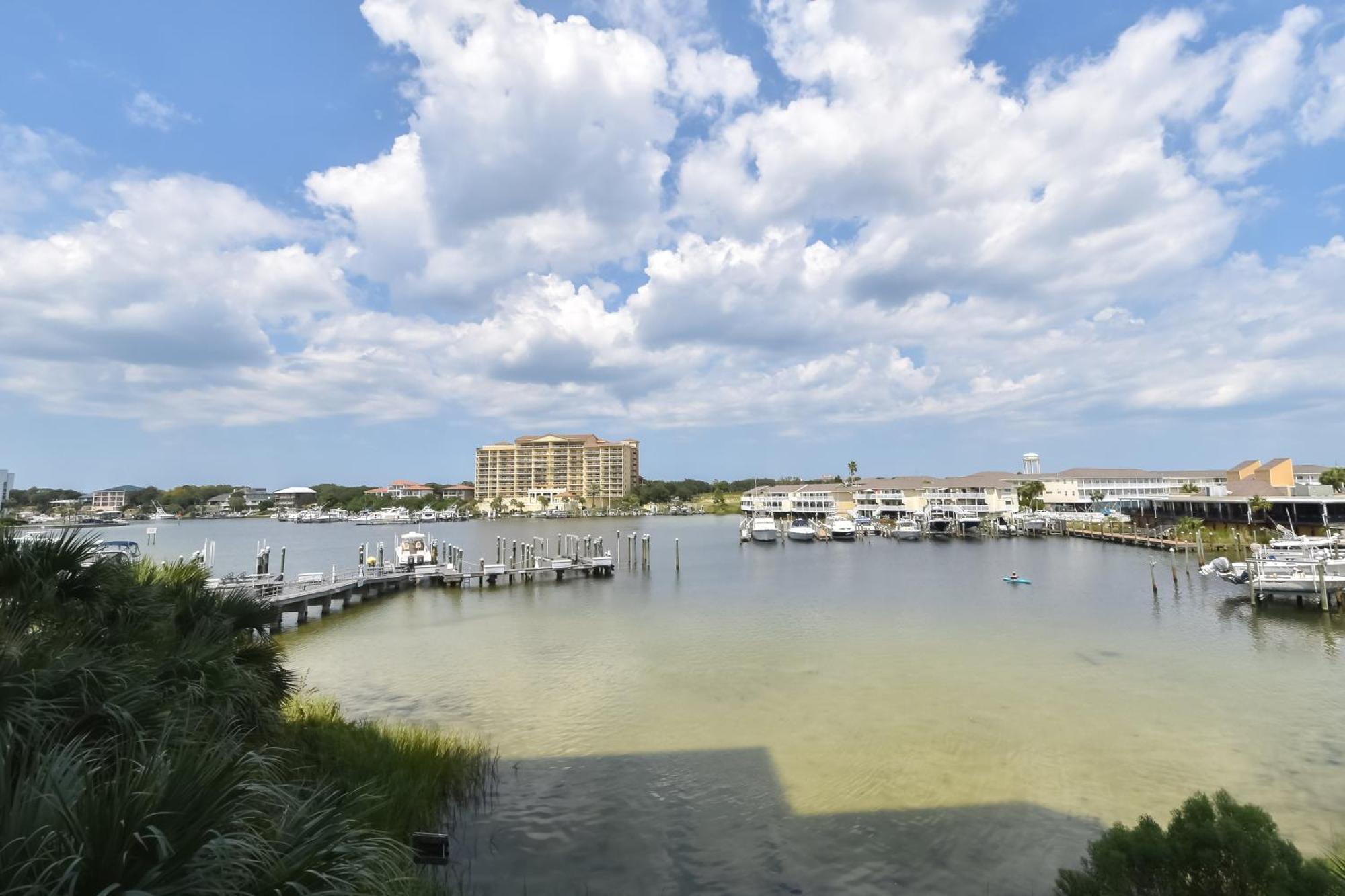 Apartment Harbor Landing 104a Destin