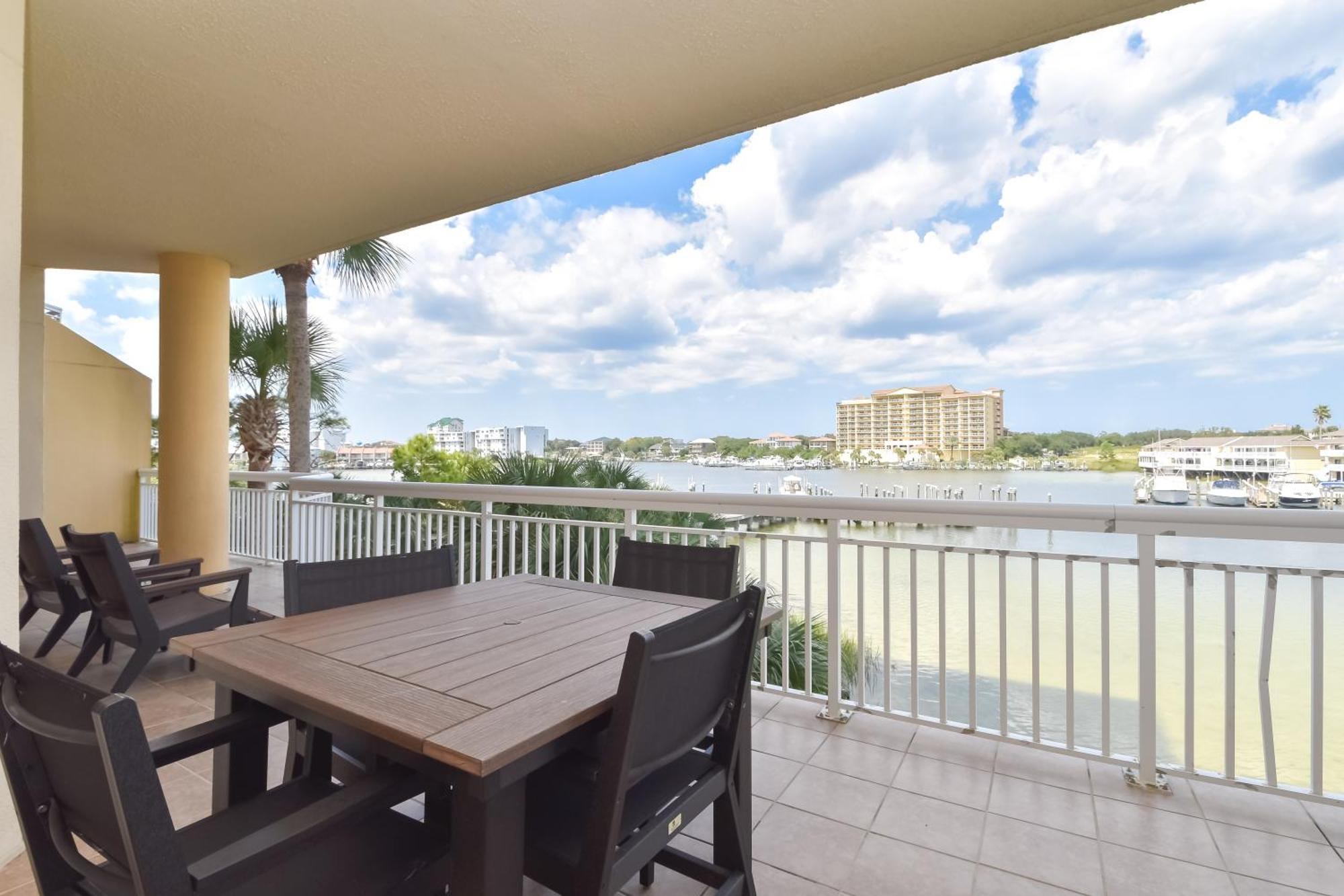 Harbor Landing 104a *
