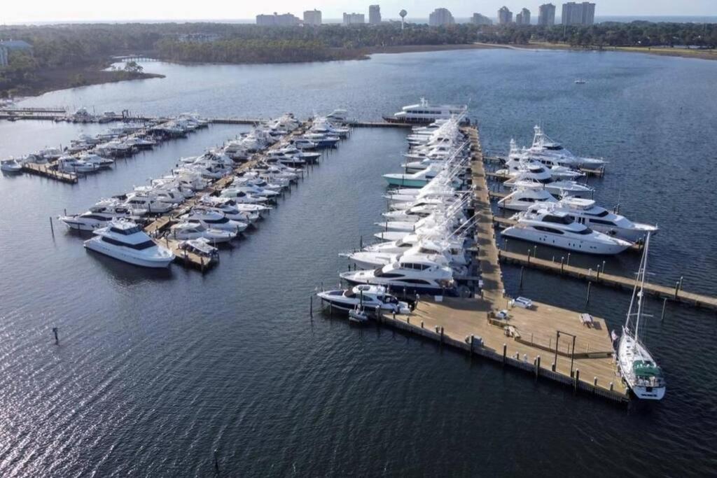 3 Bedroom Sandestin In Baytowne Wharf! Holiday home