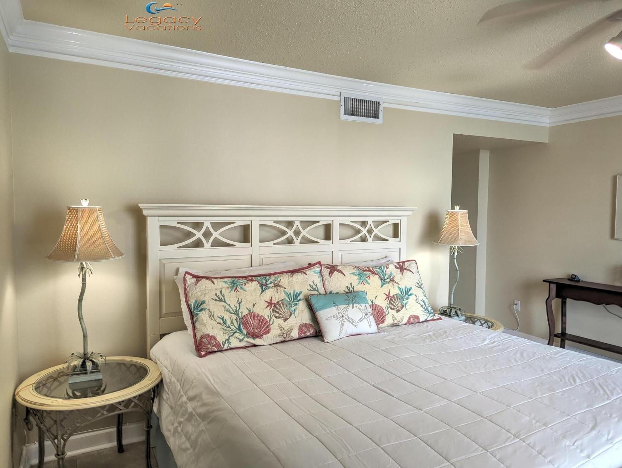Slt #2043 - Stunning View! Free Service! Apartment