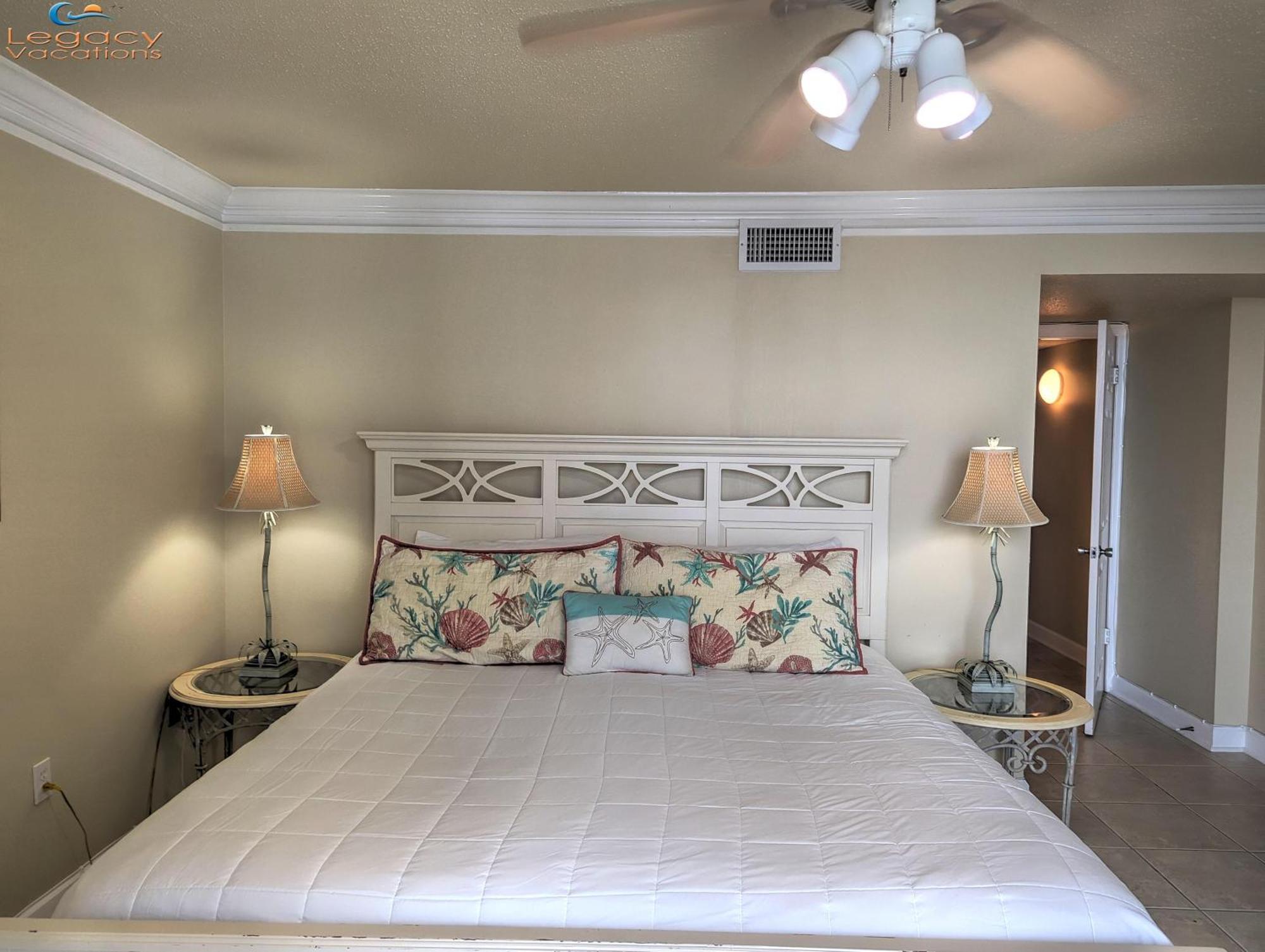 Apartment Slt #2043 - Stunning View! Free Service!