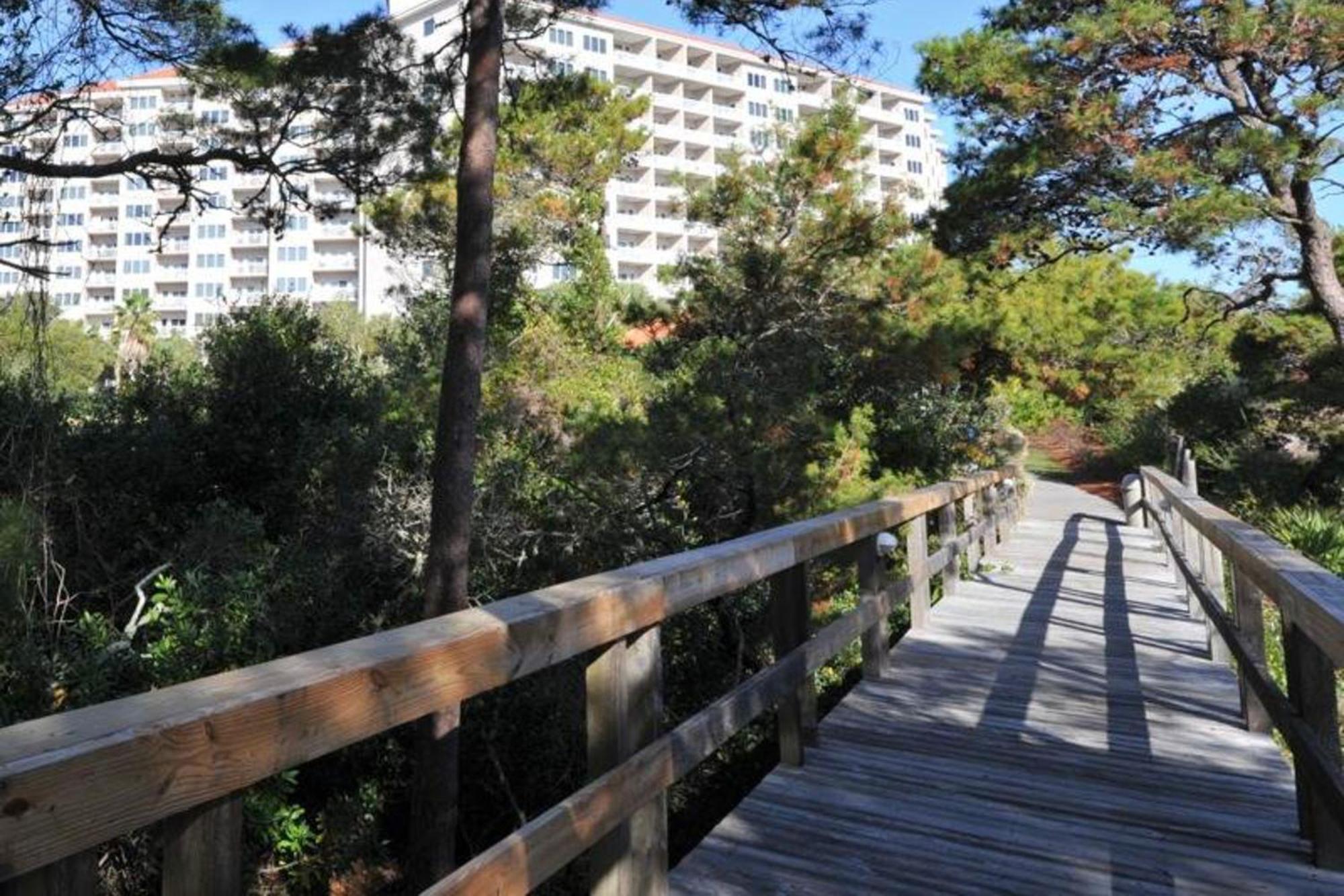 Apartment Tops'l Tides 0104