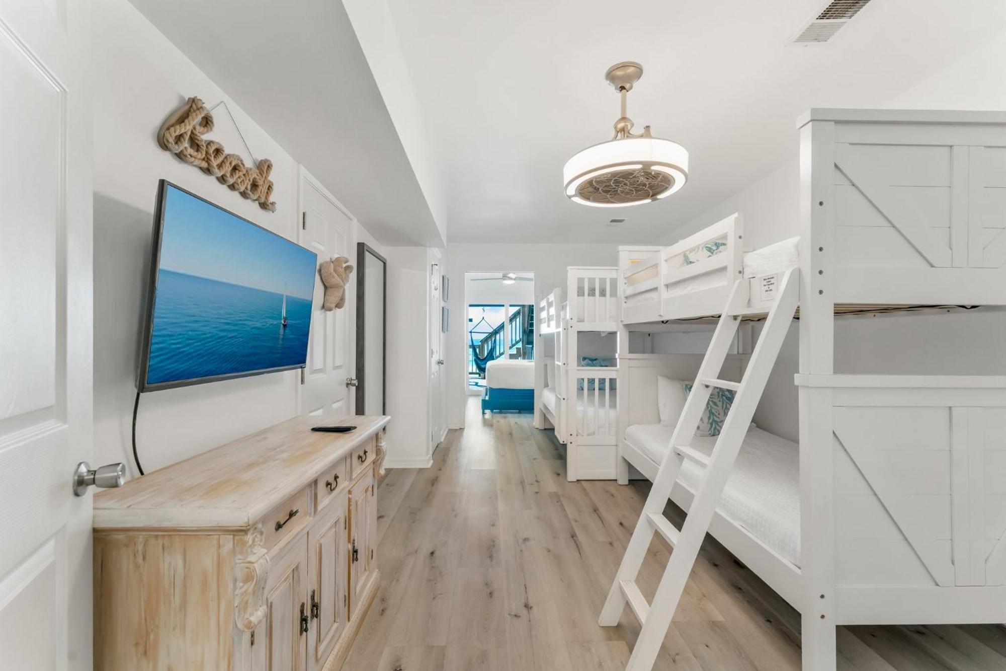 Waterside Dreams With Private Villa Destin