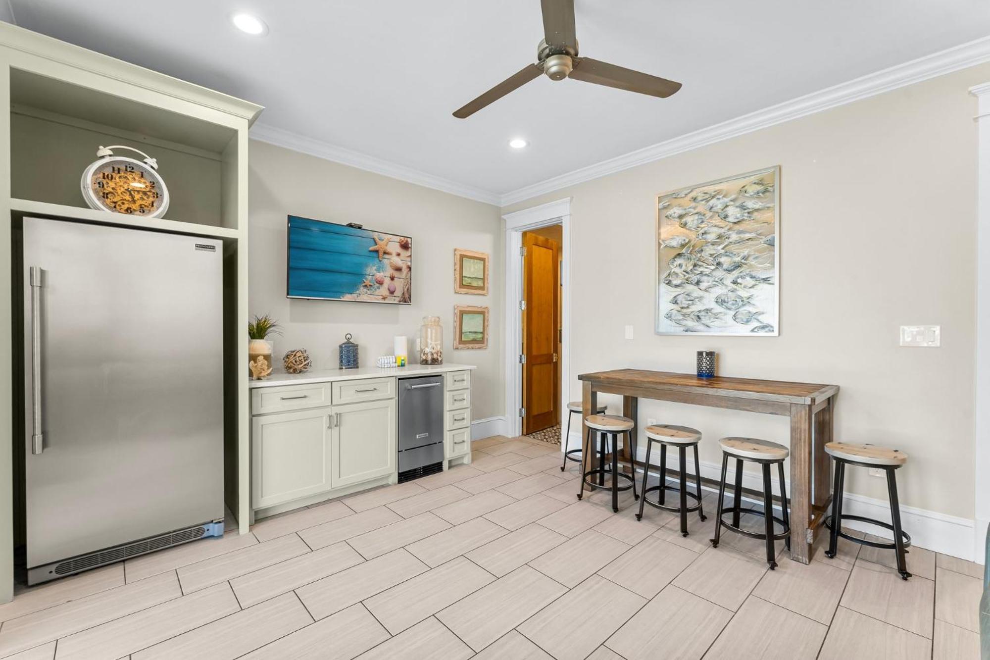 Seastar Palazzo With Views, Lake, And Pool Destin