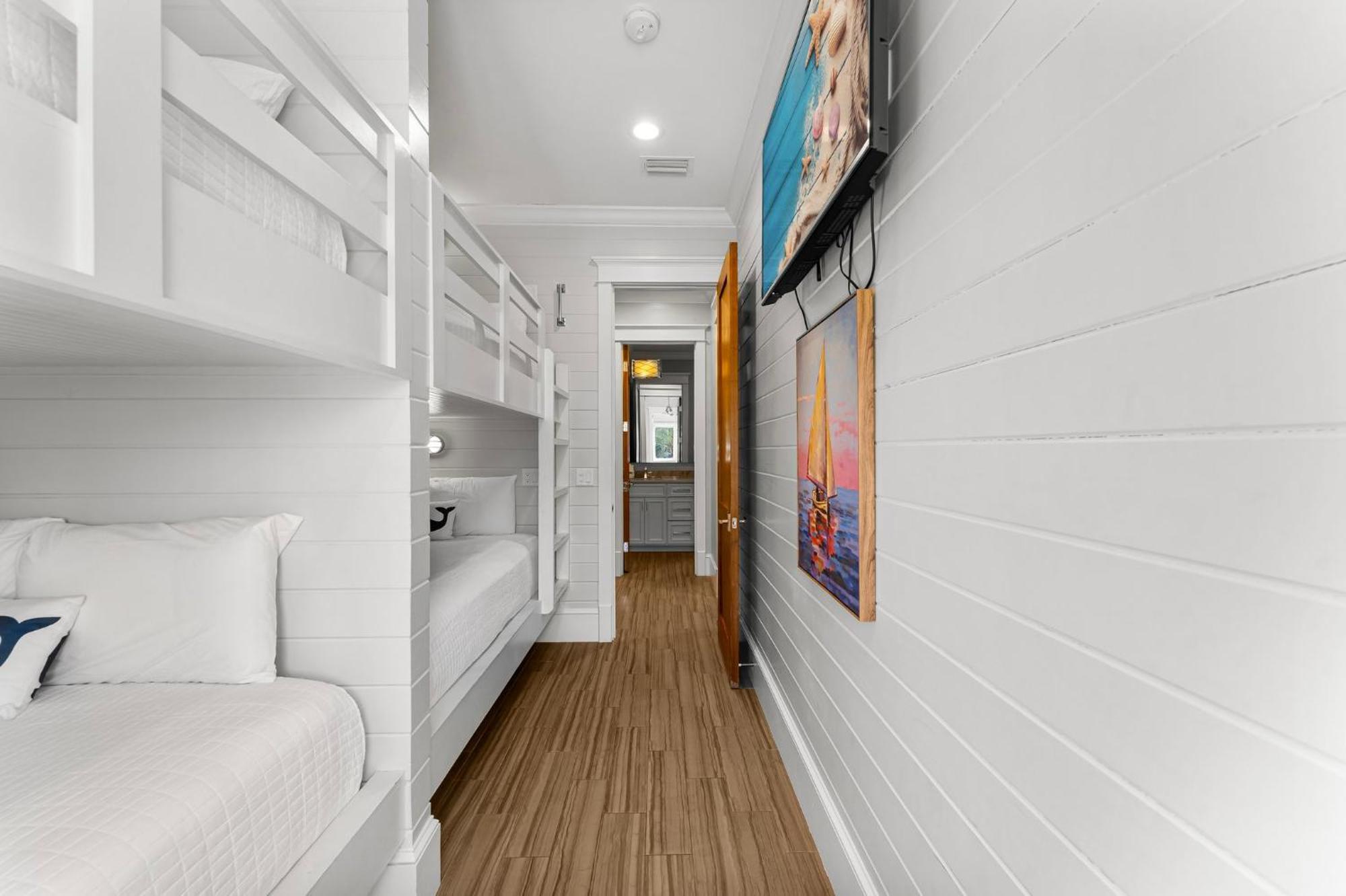 Seastar Palazzo With Views, Lake, And Pool Holiday home Destin