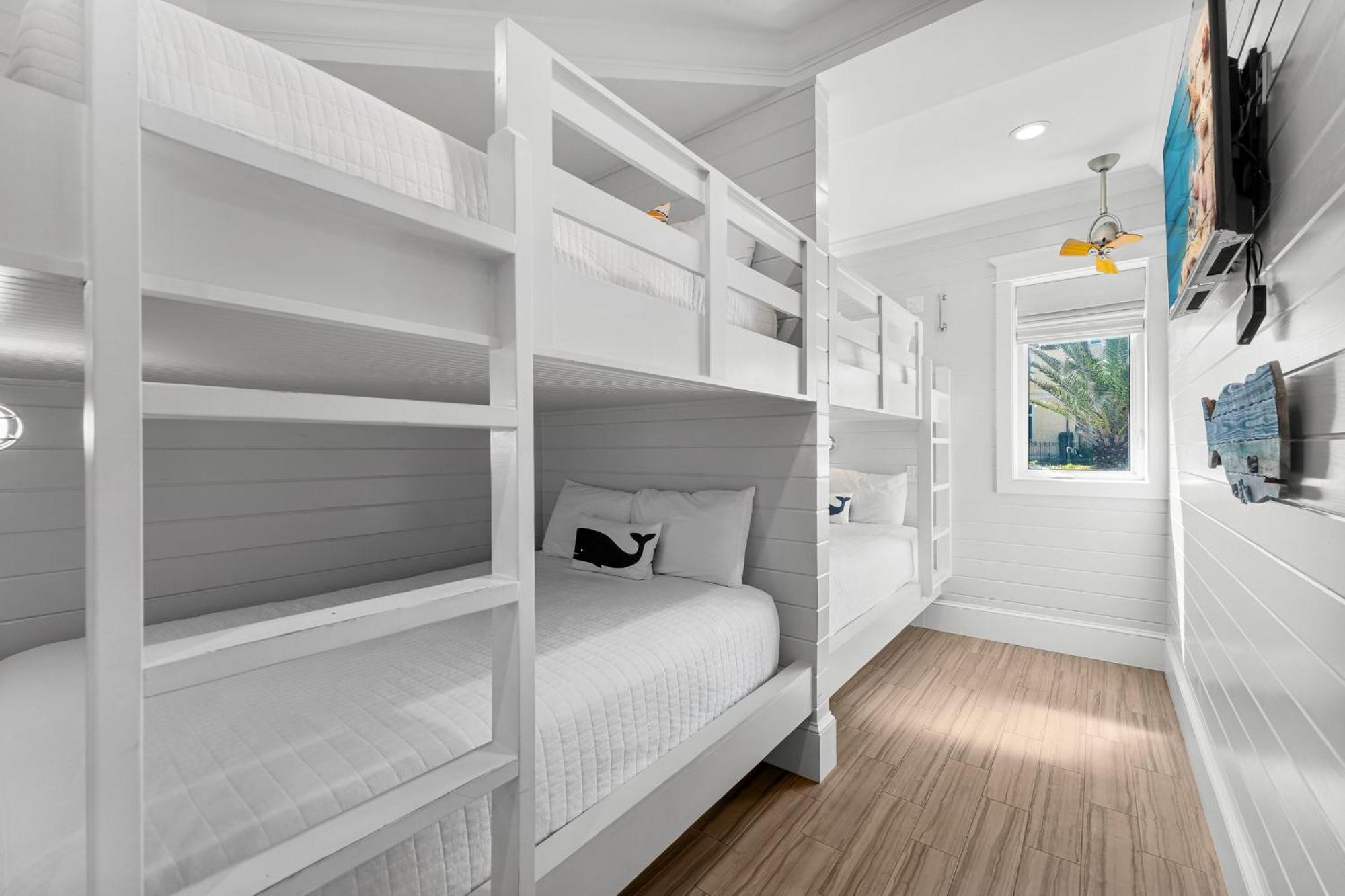 Seastar Palazzo With Views, Lake, And Pool * Destin