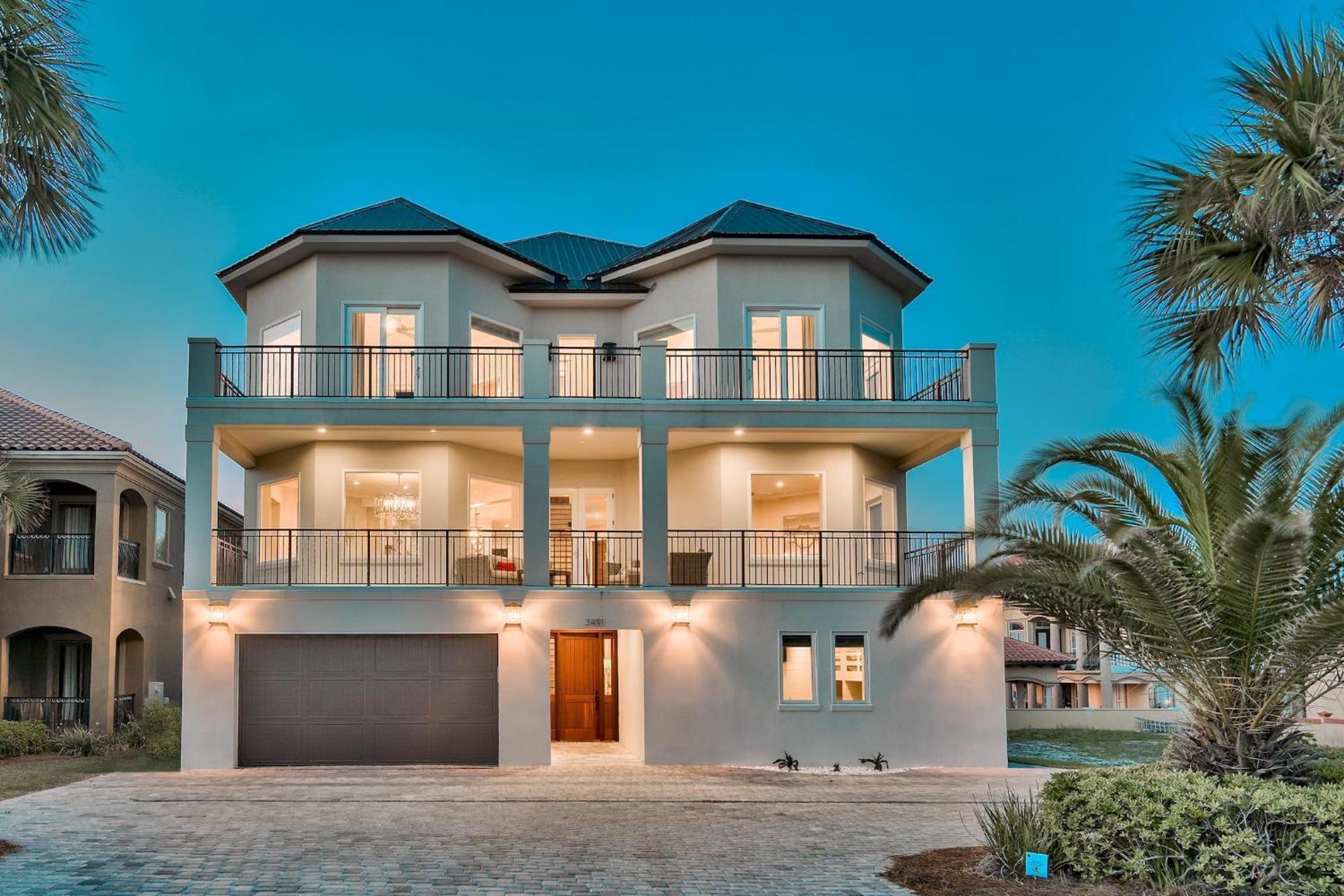 Seastar Palazzo With Views, Lake, And Pool Holiday home *