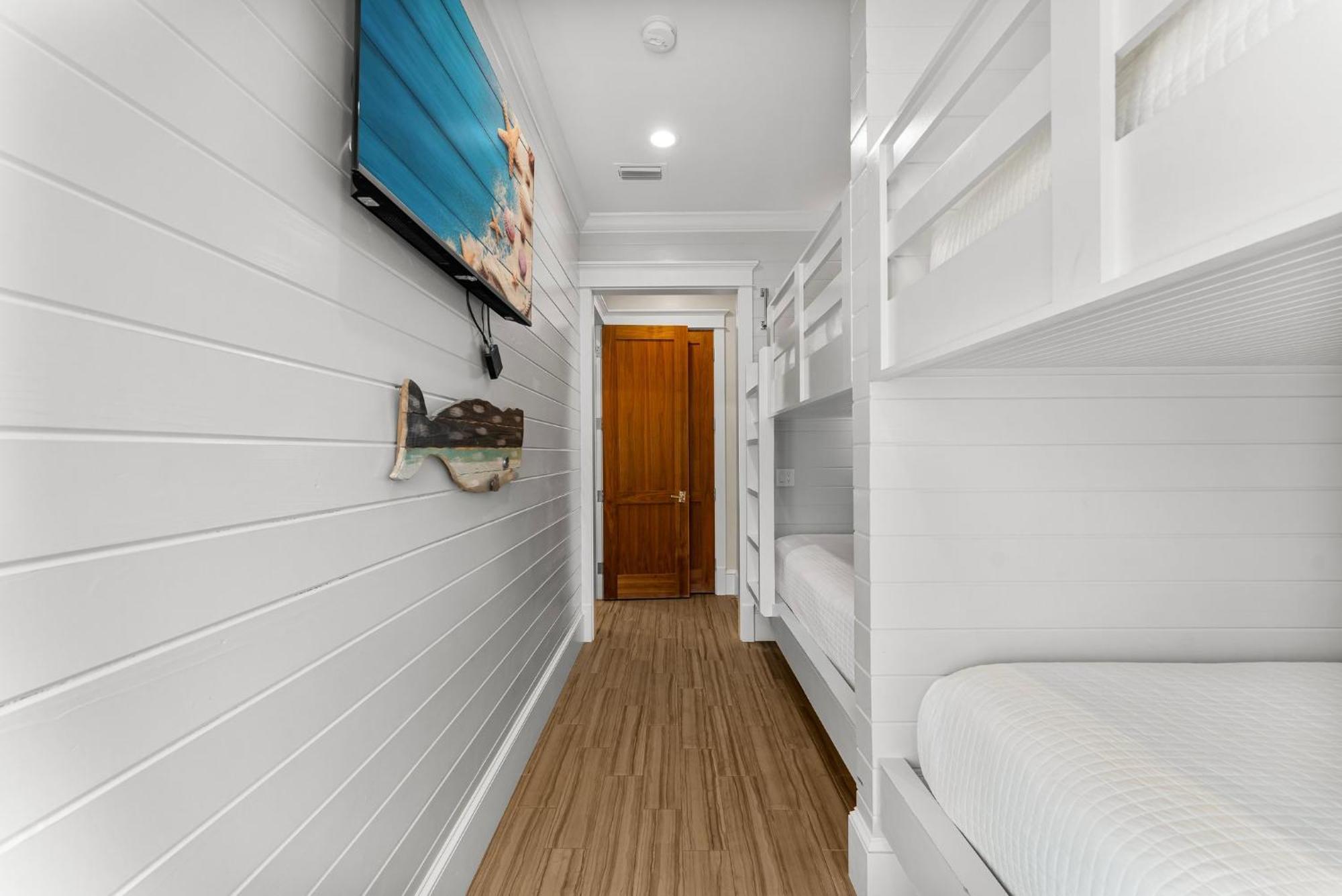 Seastar Palazzo With Views, Lake, And Pool Destin