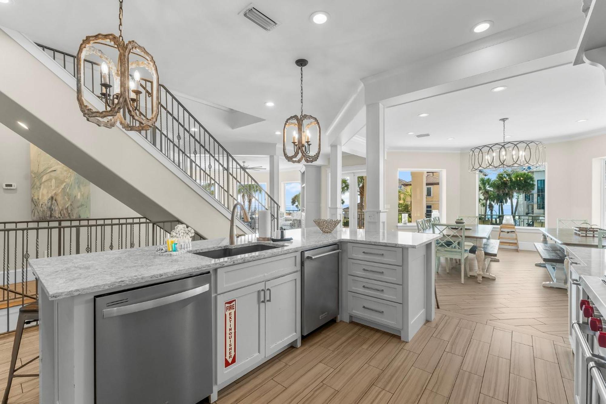 Seastar Palazzo With Views, Lake, And Pool * Destin