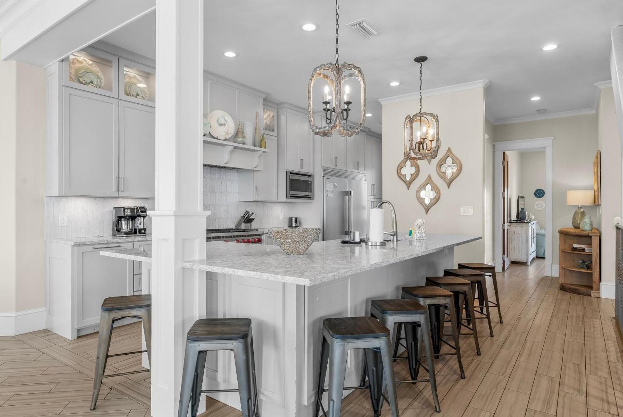 Seastar Palazzo With Views, Lake, And Pool Holiday home