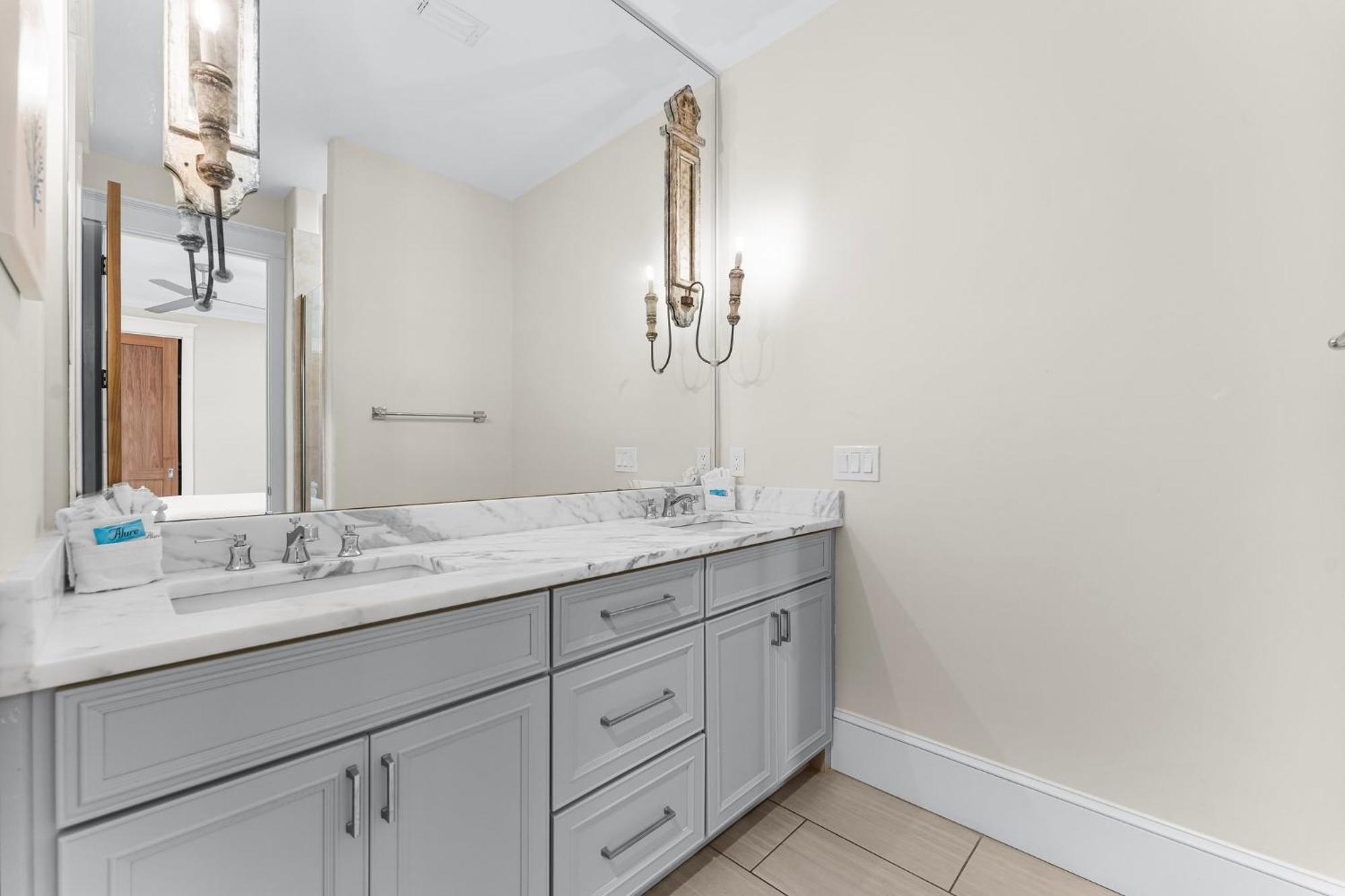 Holiday home Seastar Palazzo With Views, Lake, And Pool Destin