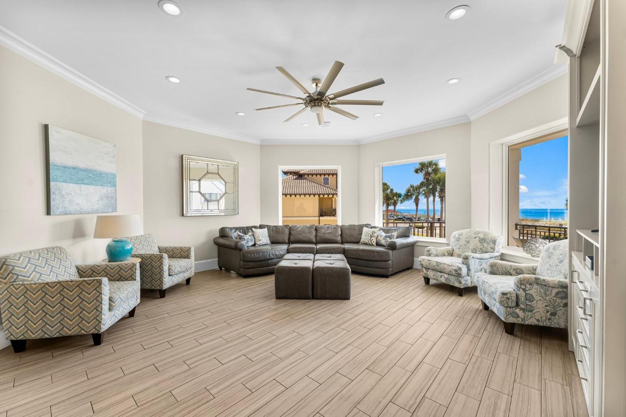 Seastar Palazzo With Views, Lake, And Pool