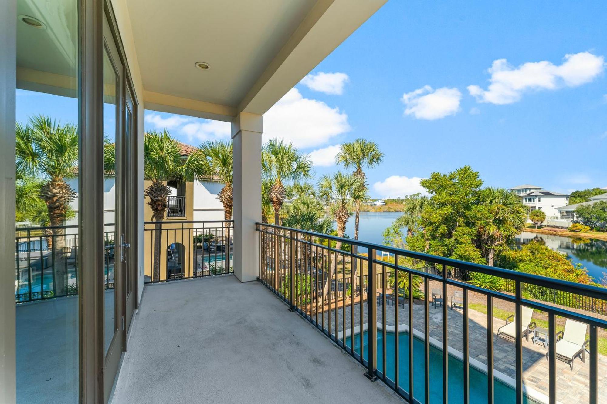 Seastar Palazzo With Views, Lake, And Pool