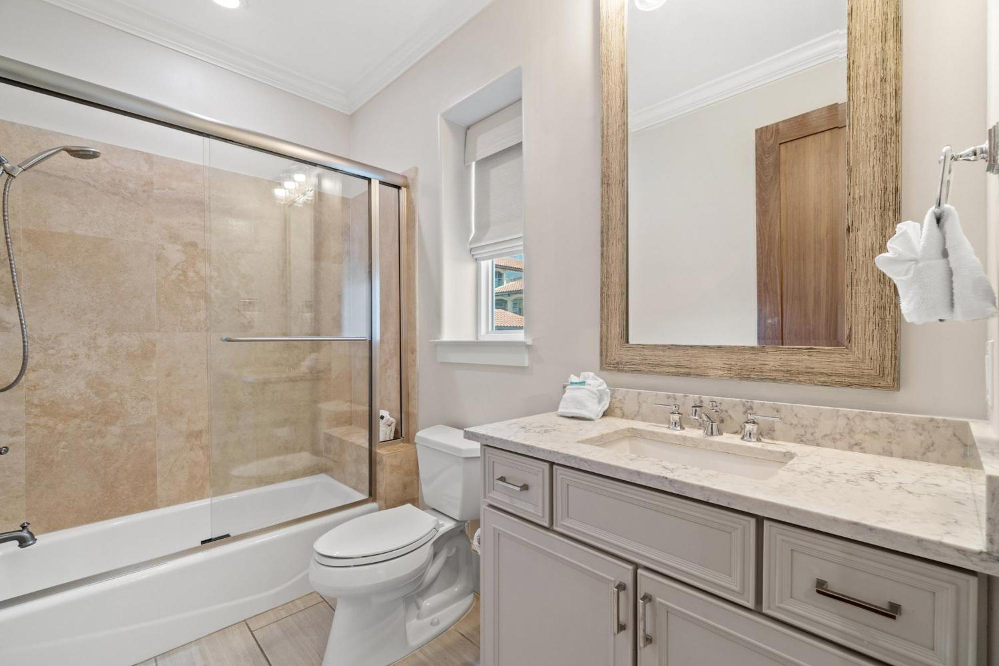 Seastar Palazzo With Views, Lake, And Pool Holiday home Destin