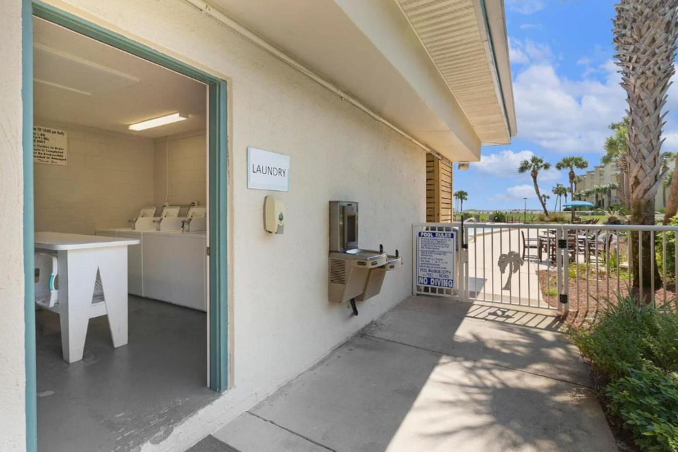 2 Bed Private Access Laundry Fitness Game Holiday home