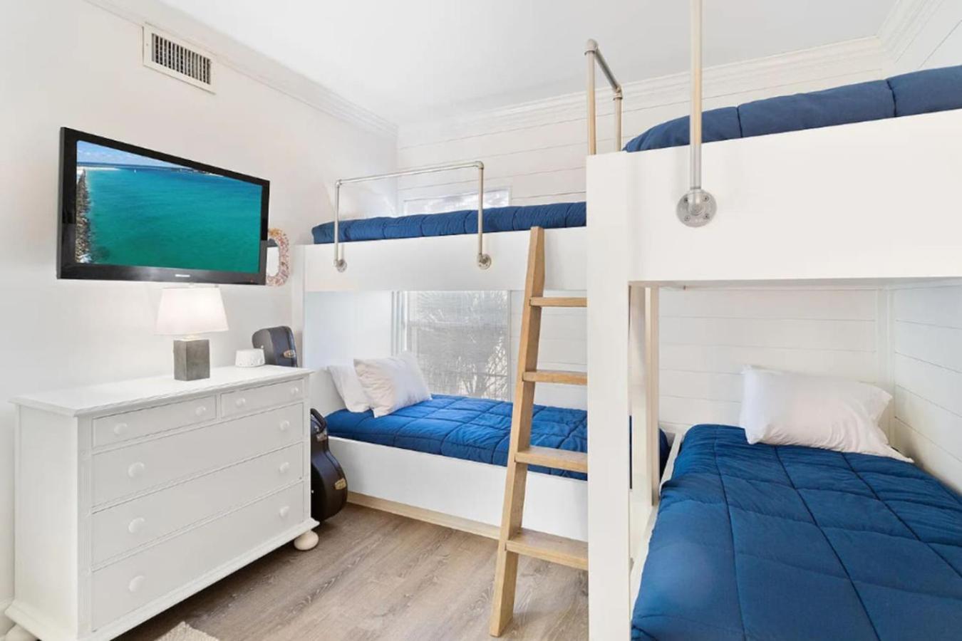 2 Bed Private Access Laundry Fitness Game Holiday home Destin