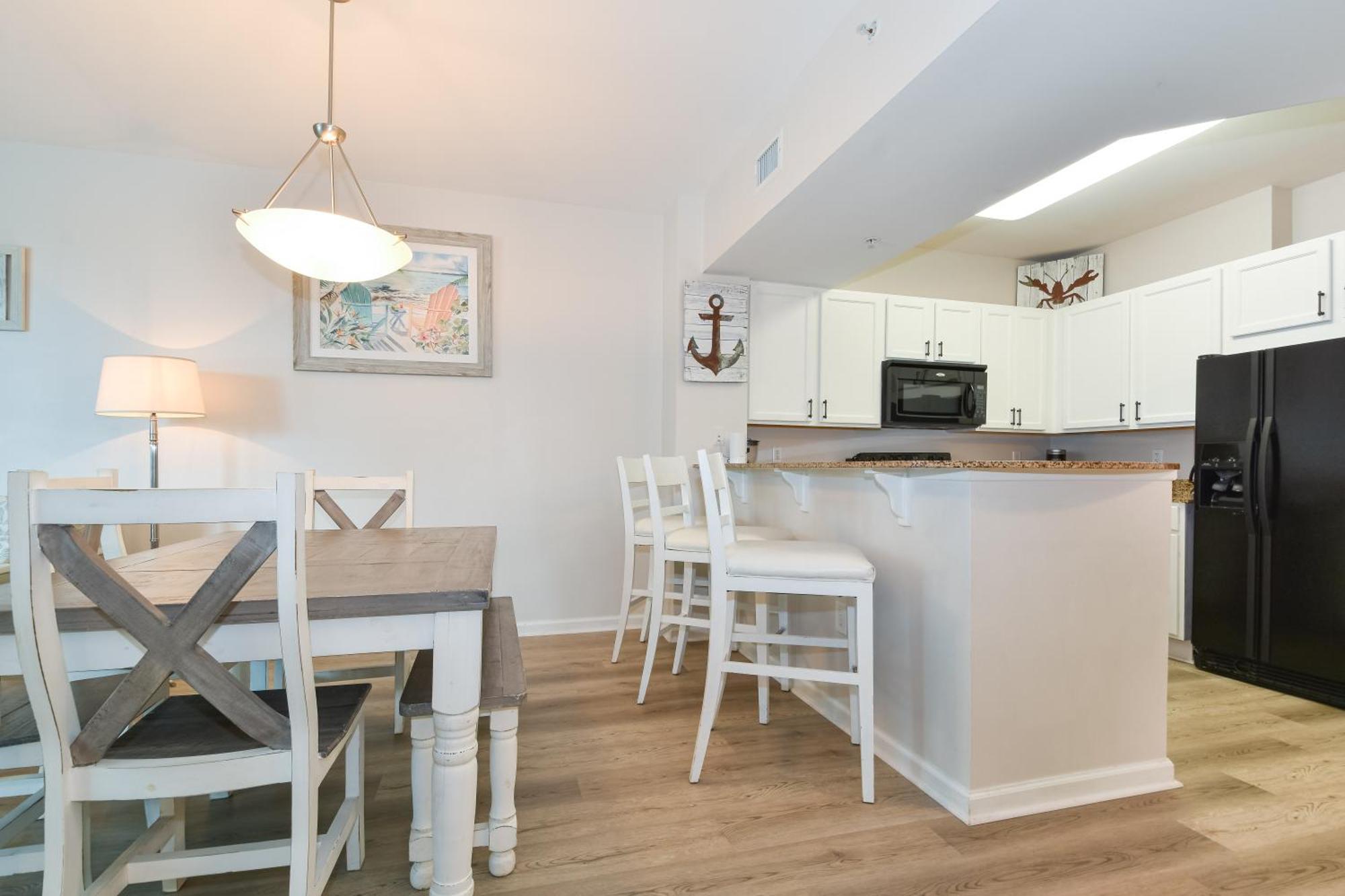 The Palms Of 1209 Junior Apartment