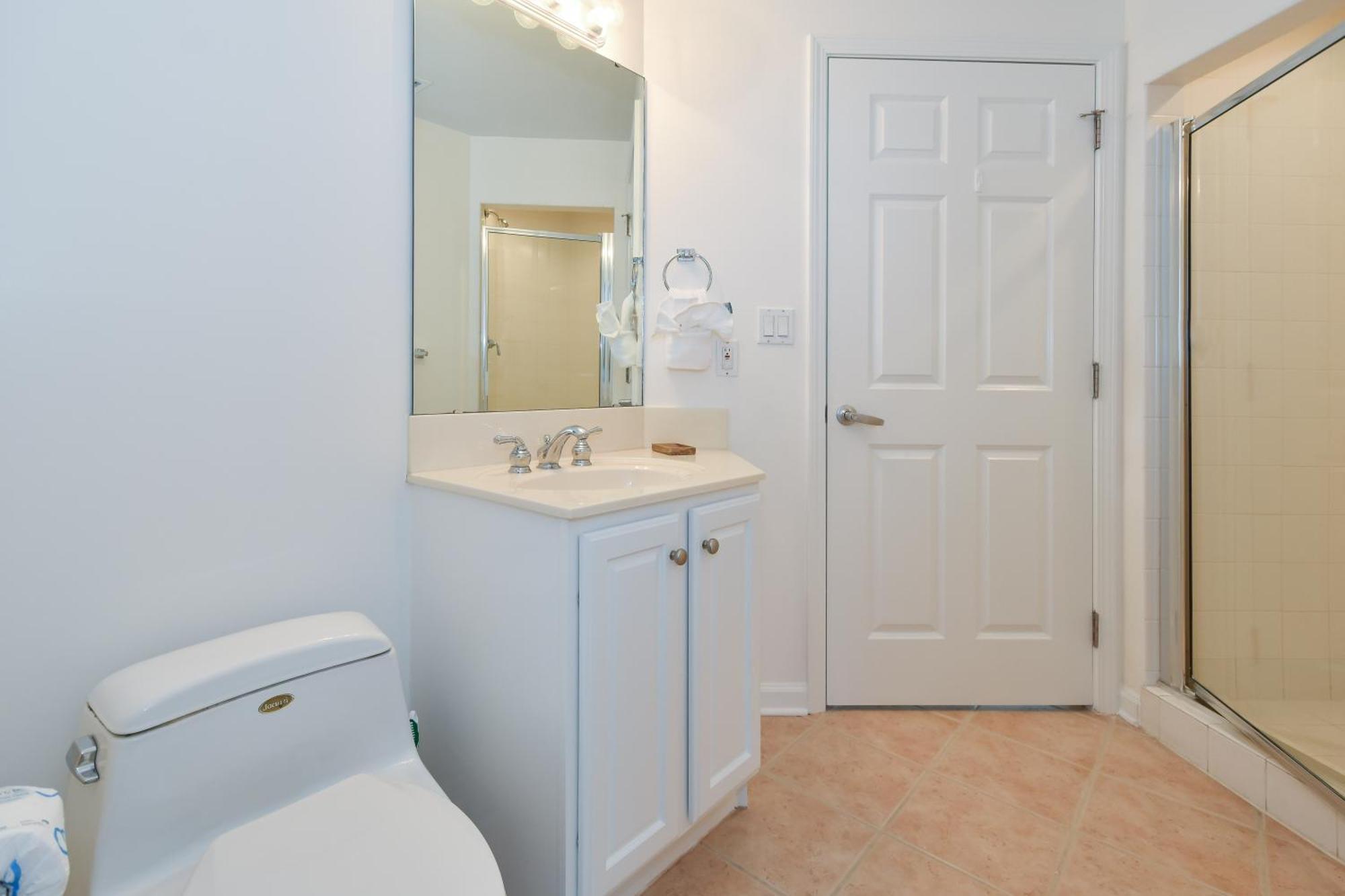 Silver Towers E1006 Apartment