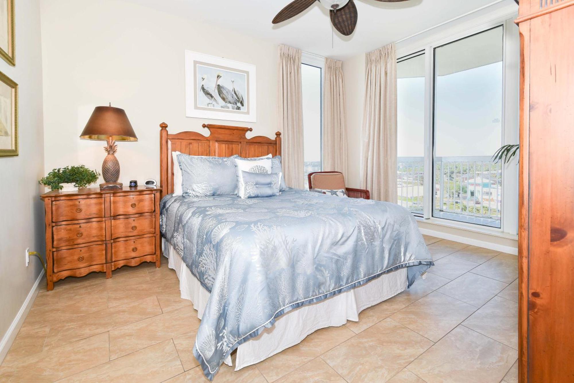 Silver Towers E1006 Apartment