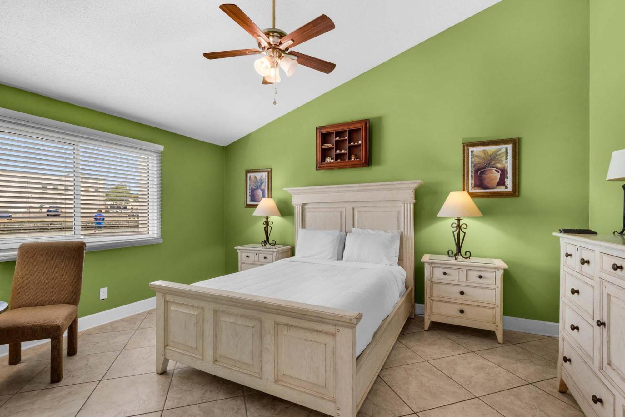 Shoreline Towers Townhouse 4-3 * Destin