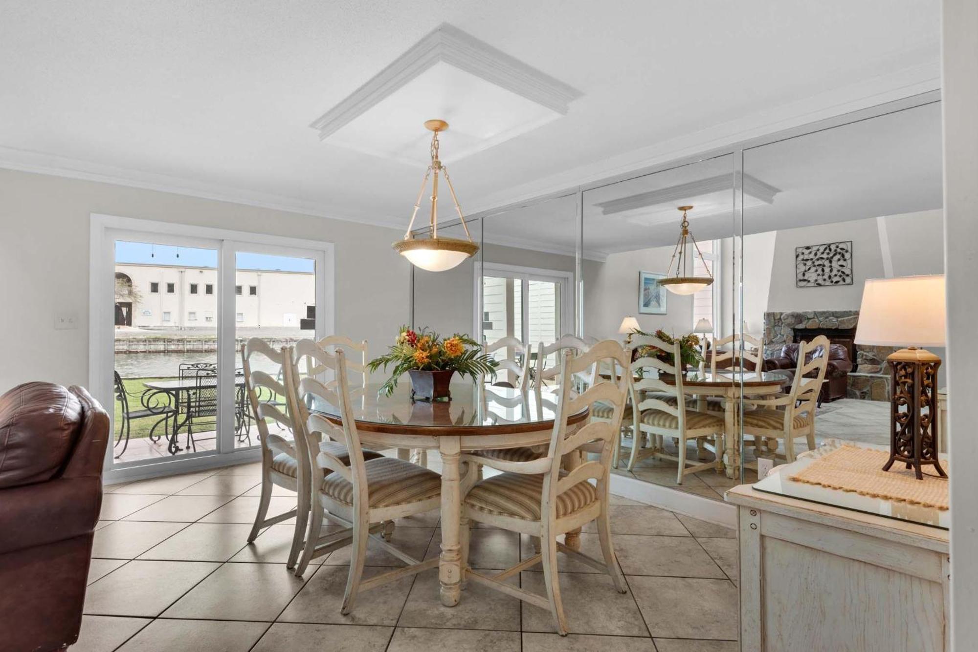 Shoreline Towers Townhouse 4-3