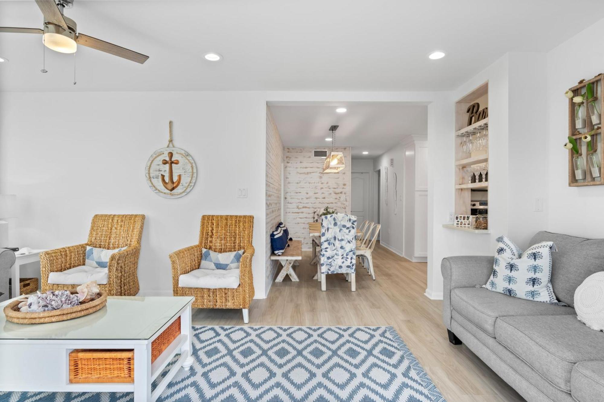 Dolphin By Avantstay 2 Mins Walk To W Pool Large Outdoor Entertaining Area Holiday home Destin