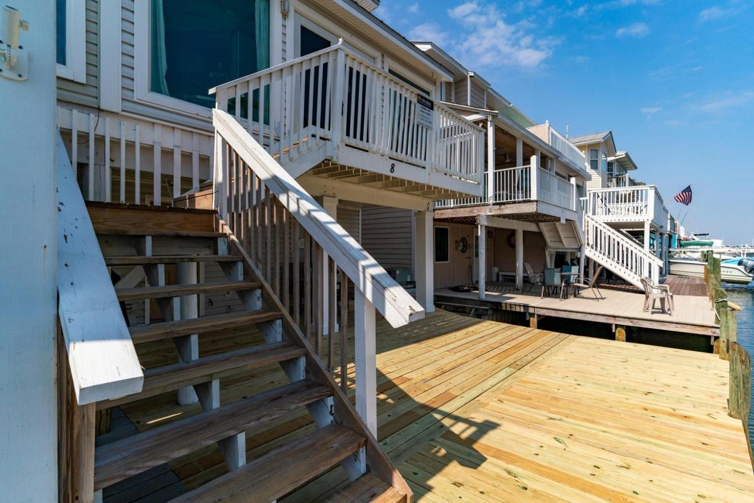 Canal Place Unit 8 Harbor Views With Boat Dock
