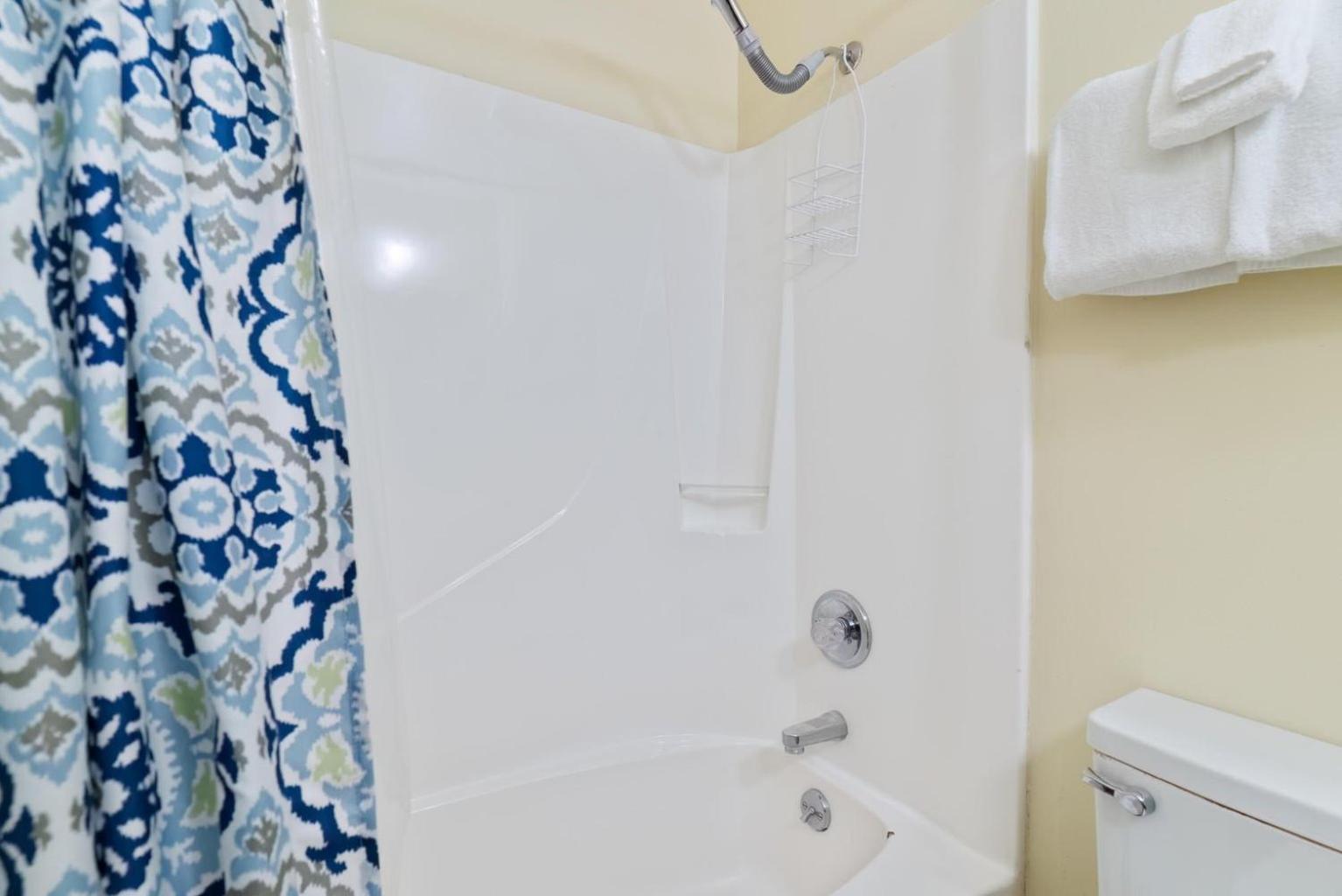 Canal Place Unit 8 Harbor Views With Boat Dock Holiday home *
