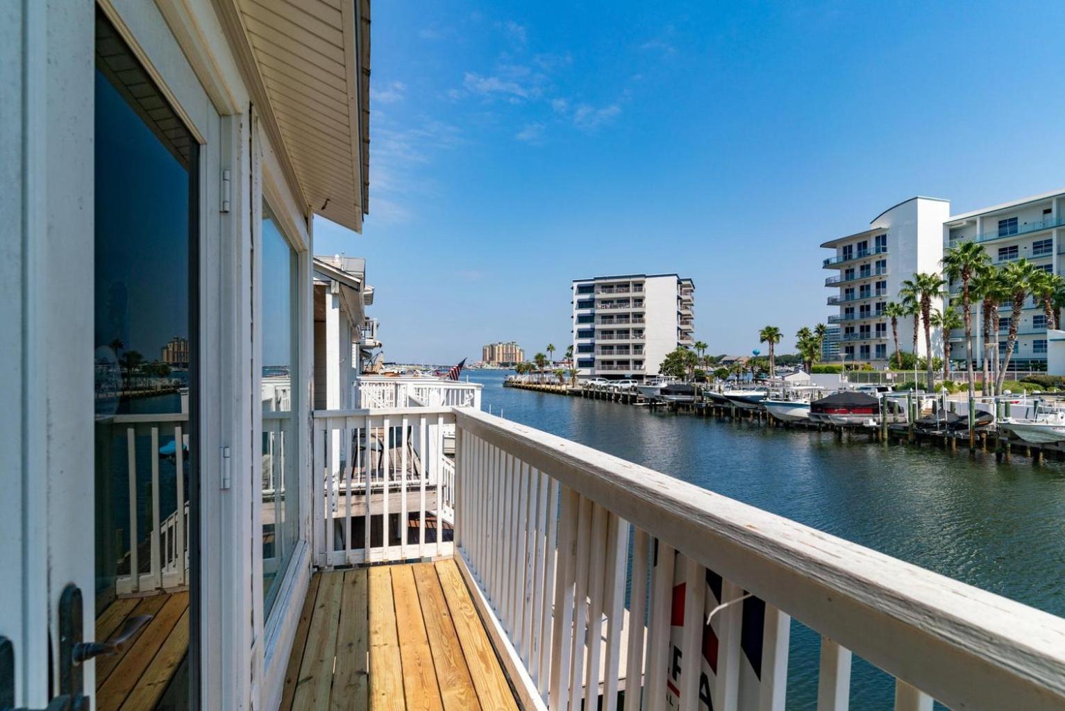 Canal Place Unit 8 Harbor Views With Boat Dock Holiday home *
