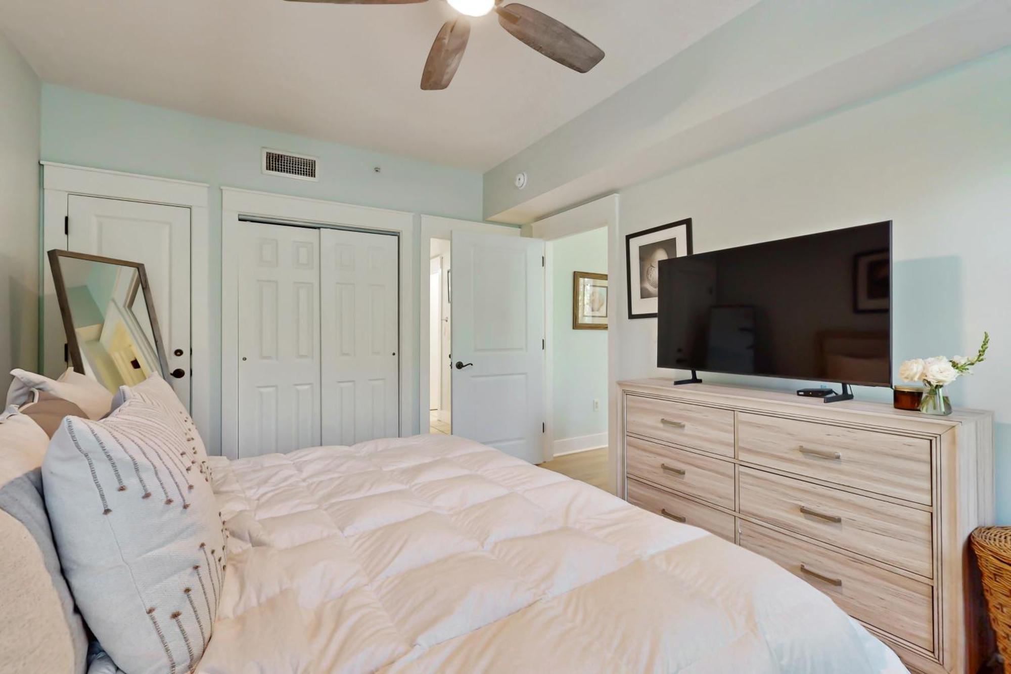 Baytowne Wharf - Observation Point North #555 Apartment *