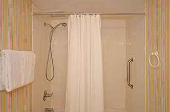 Shoreline Towers By Dale E Peterson Vacations 4* Destin