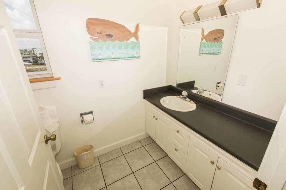 Homes By Isle Apartment *