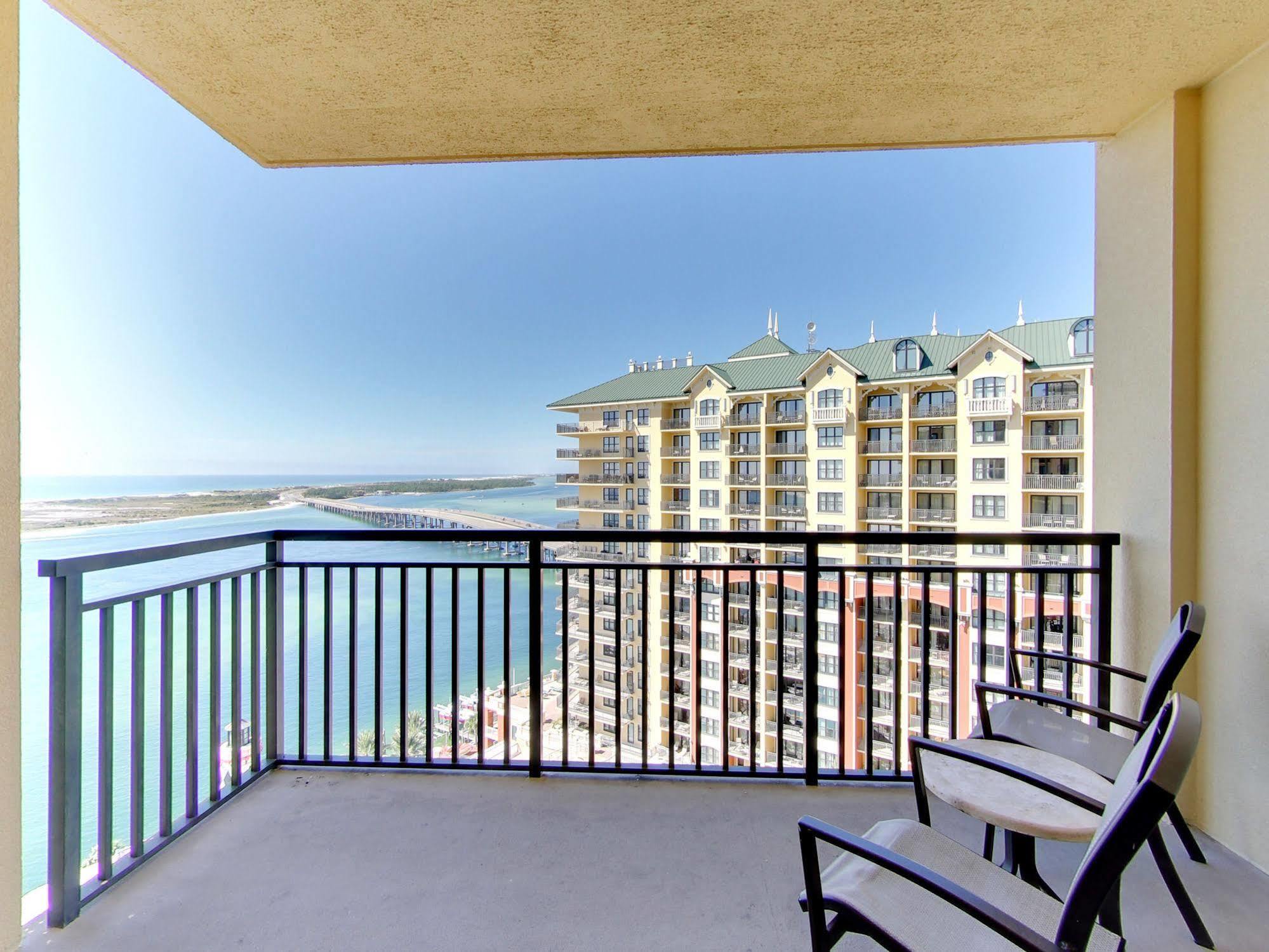 Emerald Grande At Harborwalk Village
