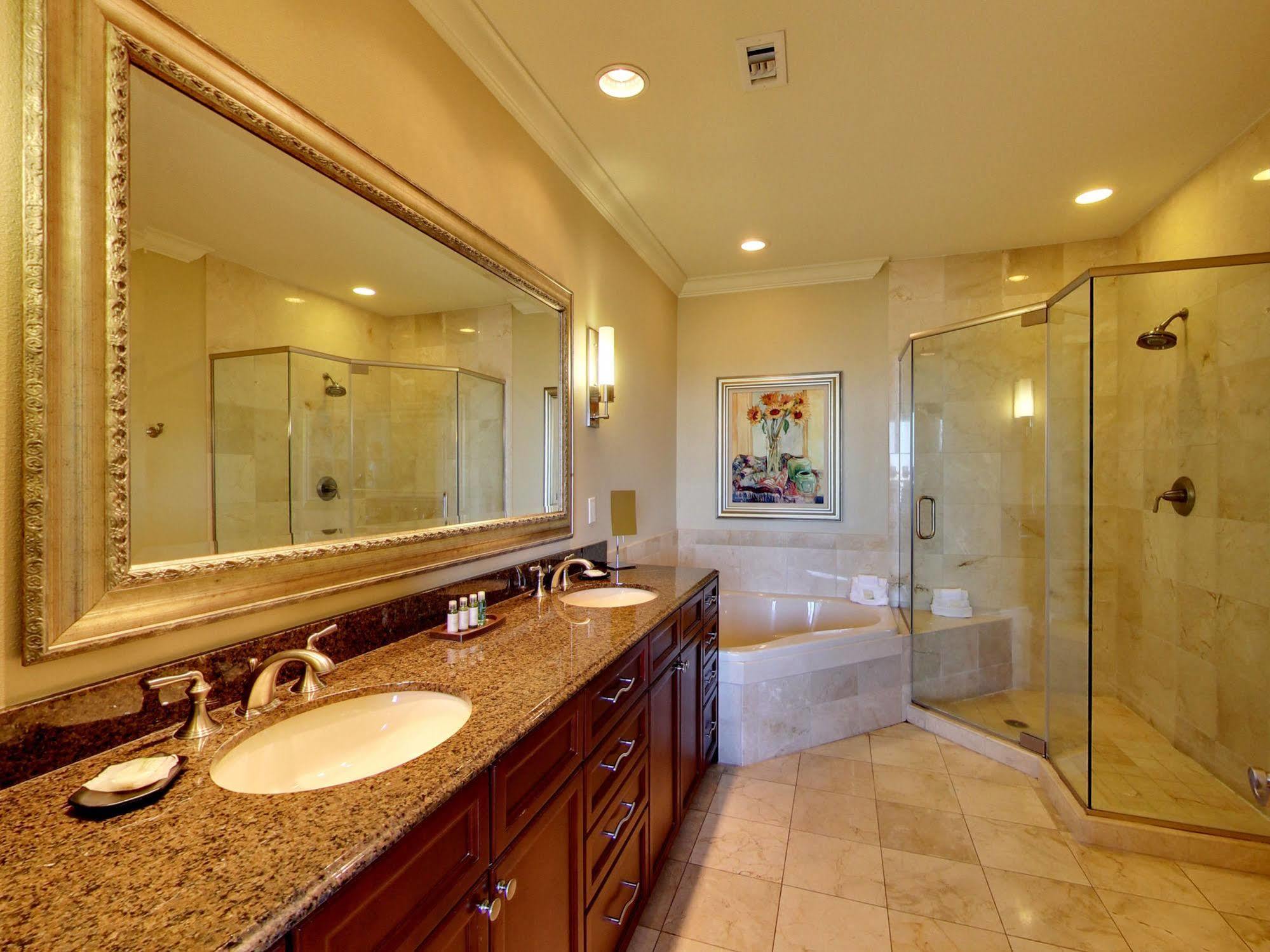 Hotel Emerald Grande At Harborwalk Village Destin
